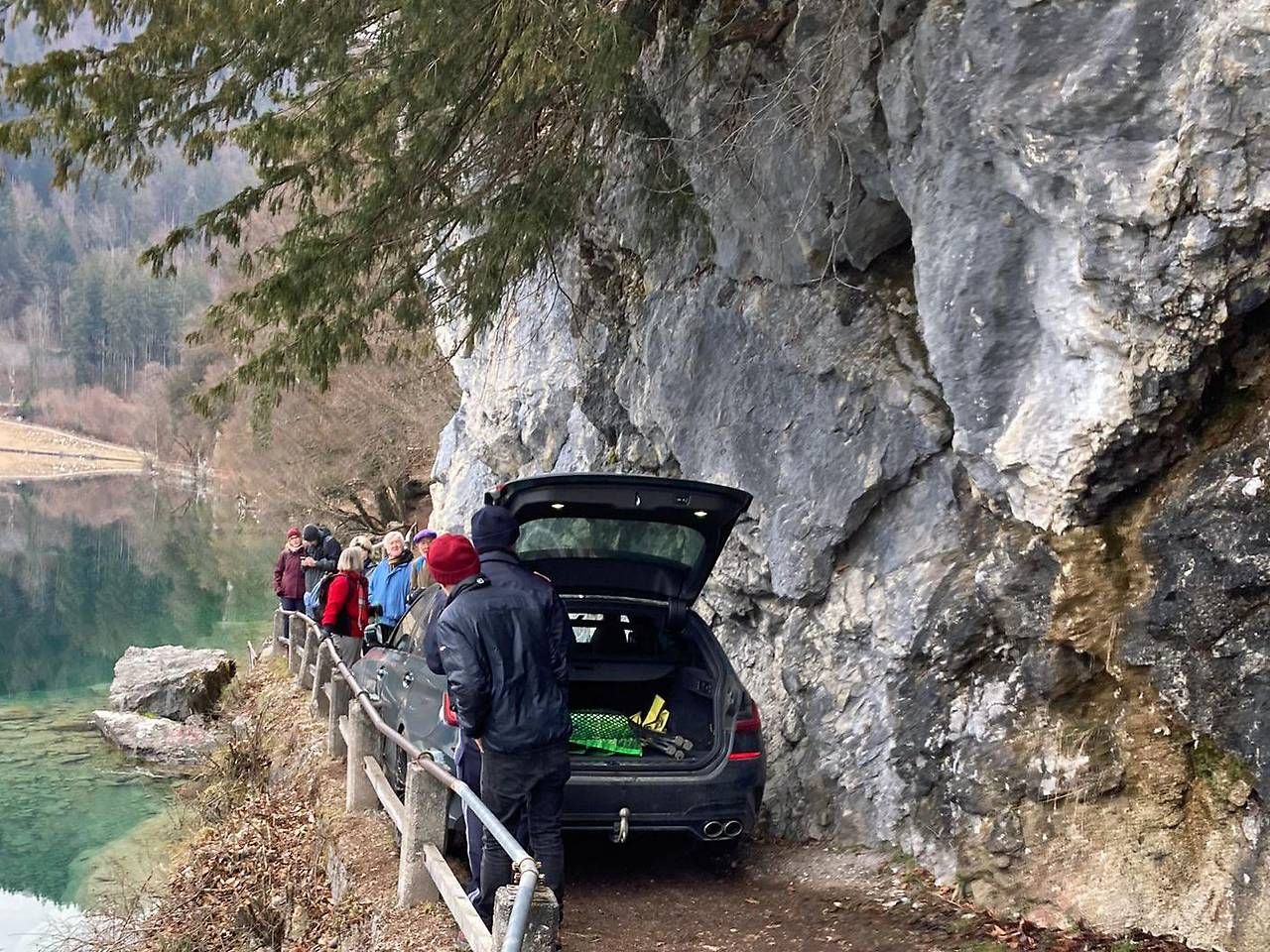 Der 77-jährige Deutsche wollte nicht auf Passanten hören, fuhr einfach weiter.