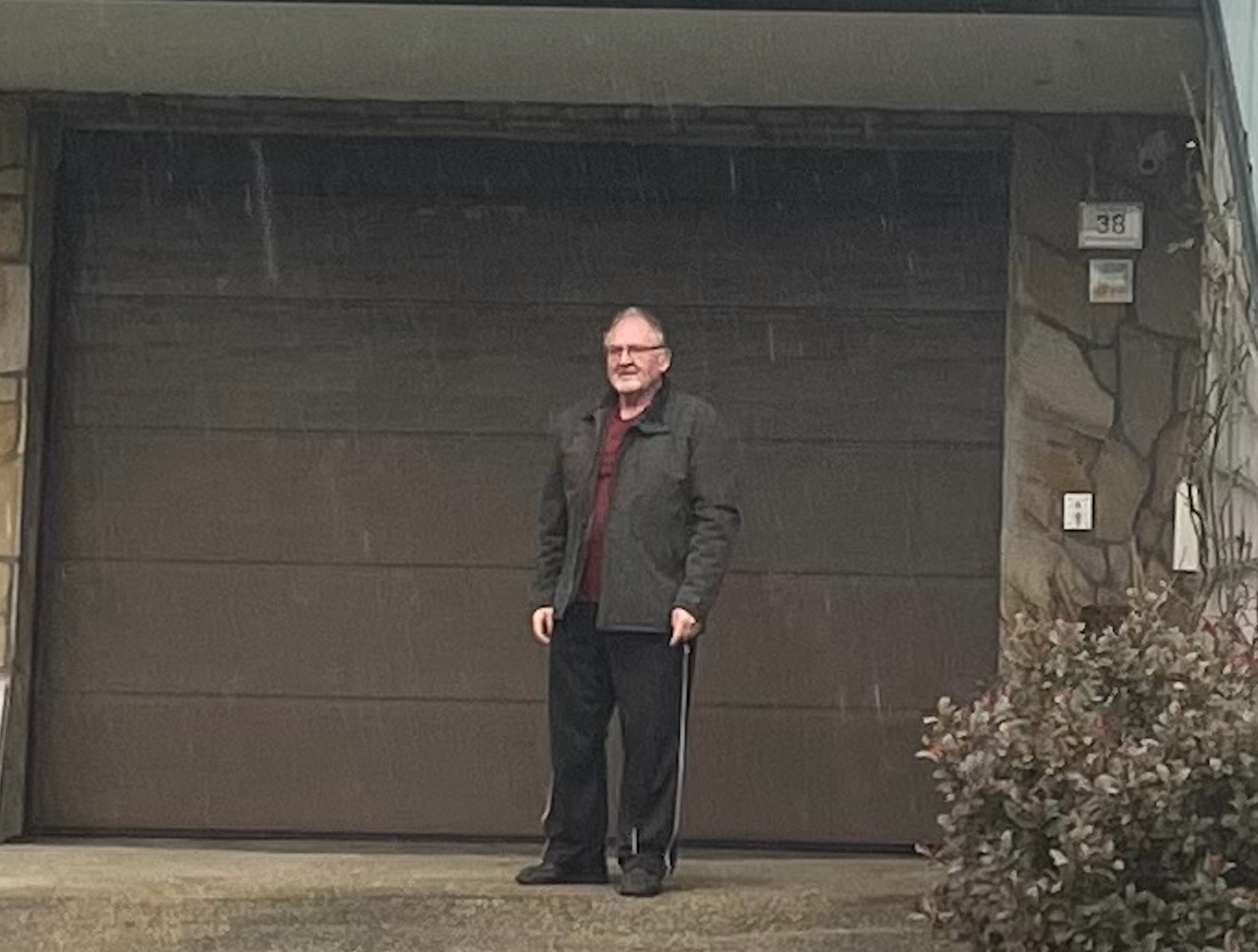 Friedrich K. (73) kämpft seit vielen Jahren gegen Schäden in seinem Haus.