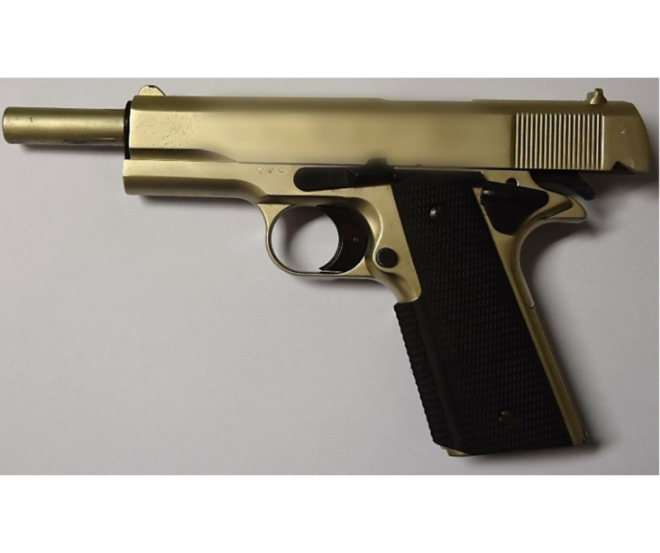 Die Polizei konnte die mutmaßliche Tatwaffe sicherstellen. 