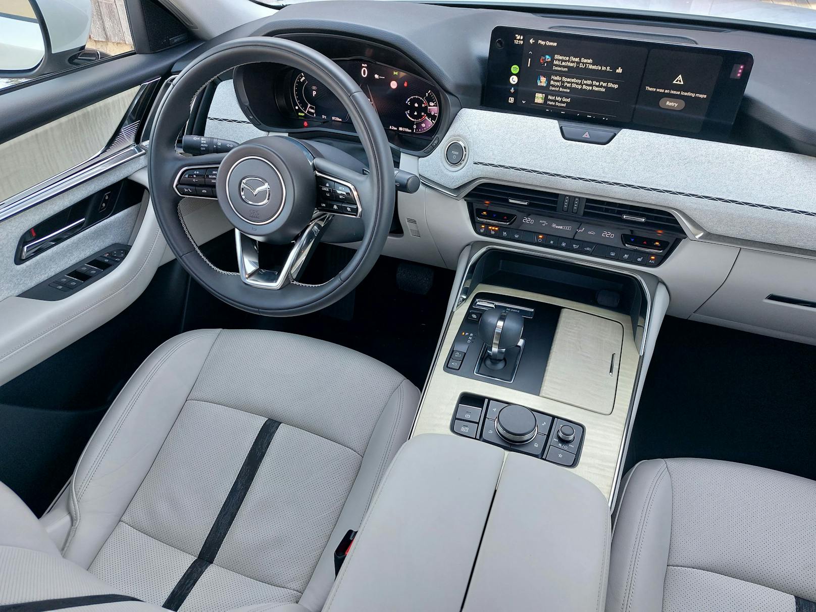 Das Interieur sieht in der Version Takumi äußerst edel aus.