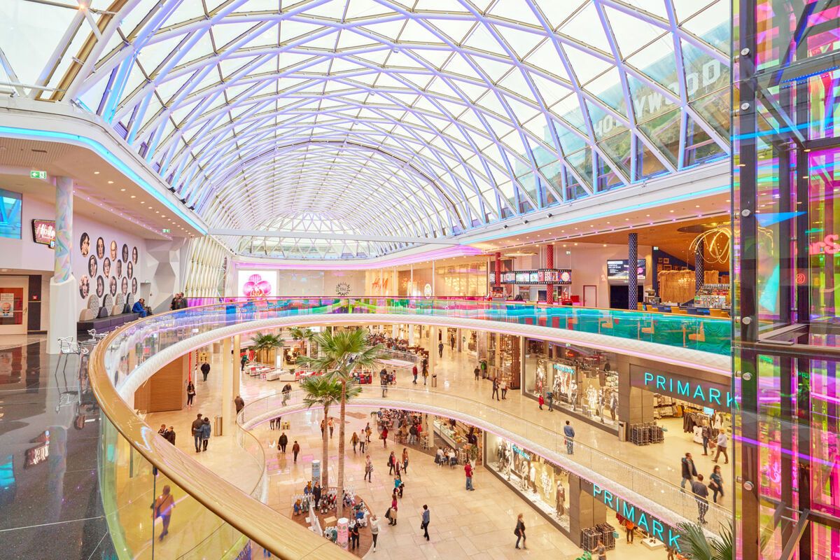 Das Kind musste alleine durch die PlusCity in Pasching (Bez. Linz-Land) irren.