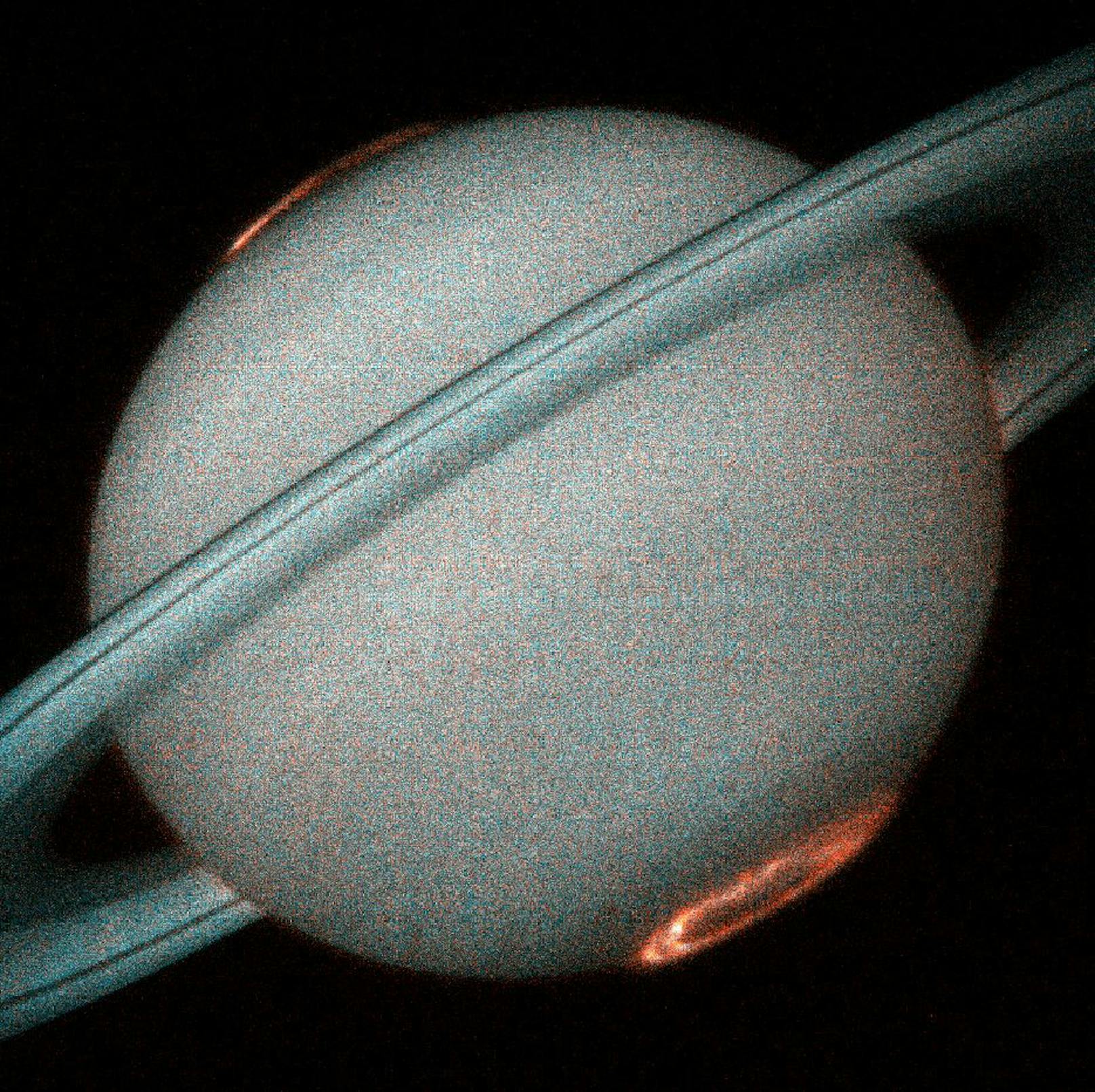 Es gibt sie aber nicht nur auf der Erde, wie dieses Hubble-Bild des Saturns aus dem Jahr 1997 eindrücklich zeigt.
