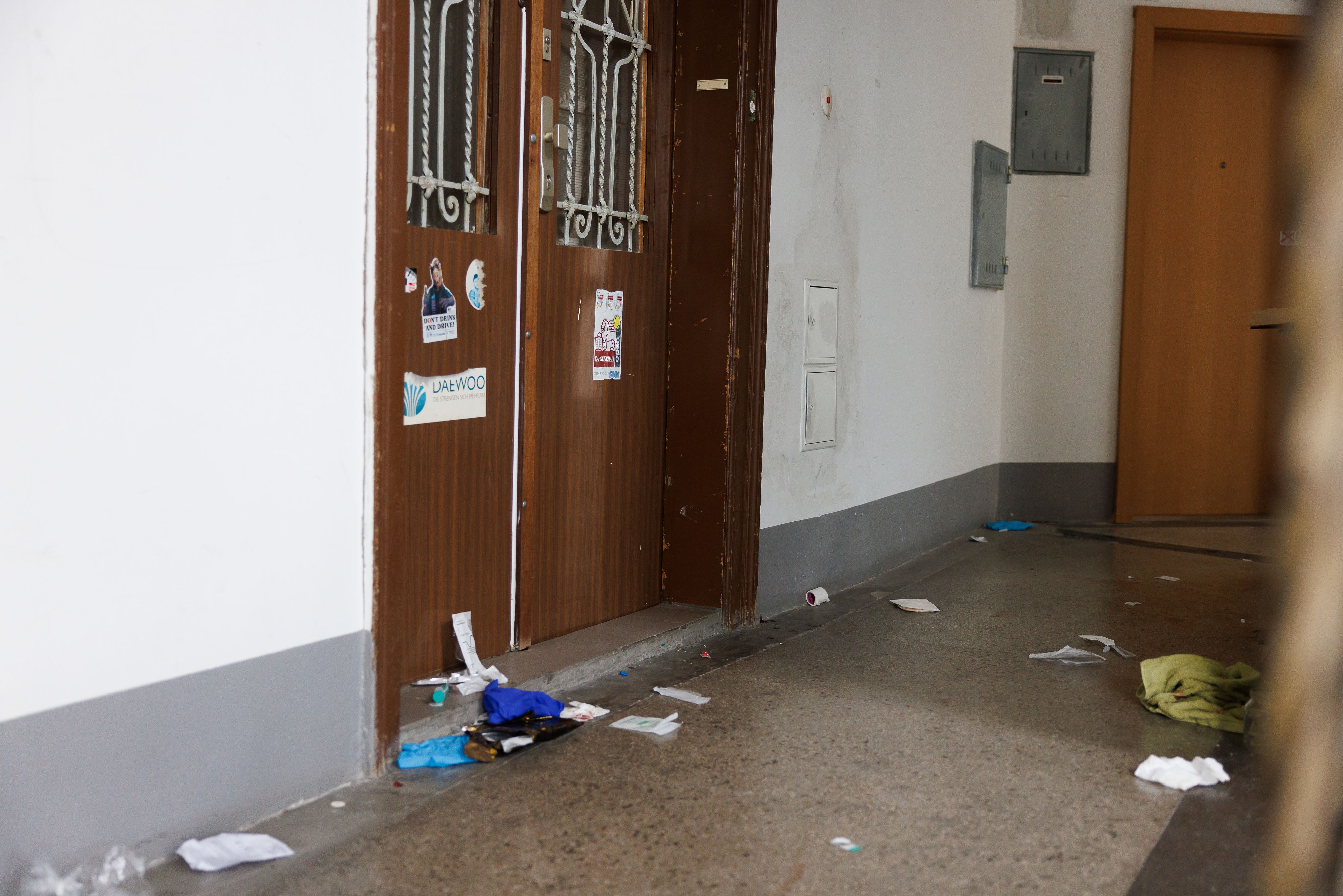 In dieser Wohnung in Wien-Floridsdorf kam es am Sonntag zu einer blutigen Messerstecherei.