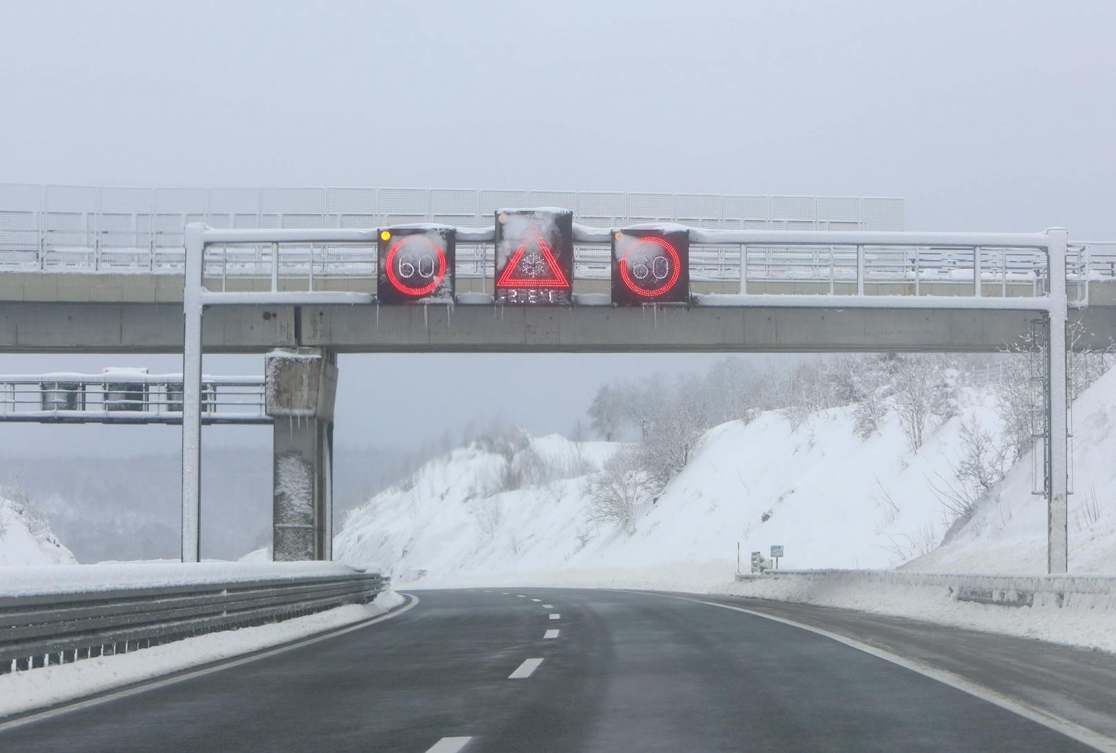 ... Sveti Rok and Posedarje wurde dicht gemacht.