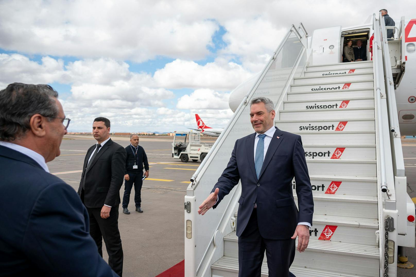 Bundeskanzler Karl Nehammer (ÖVP) reiste gemeinsam mit Innenminister Gerhard Karner am Montag nach Marokko.