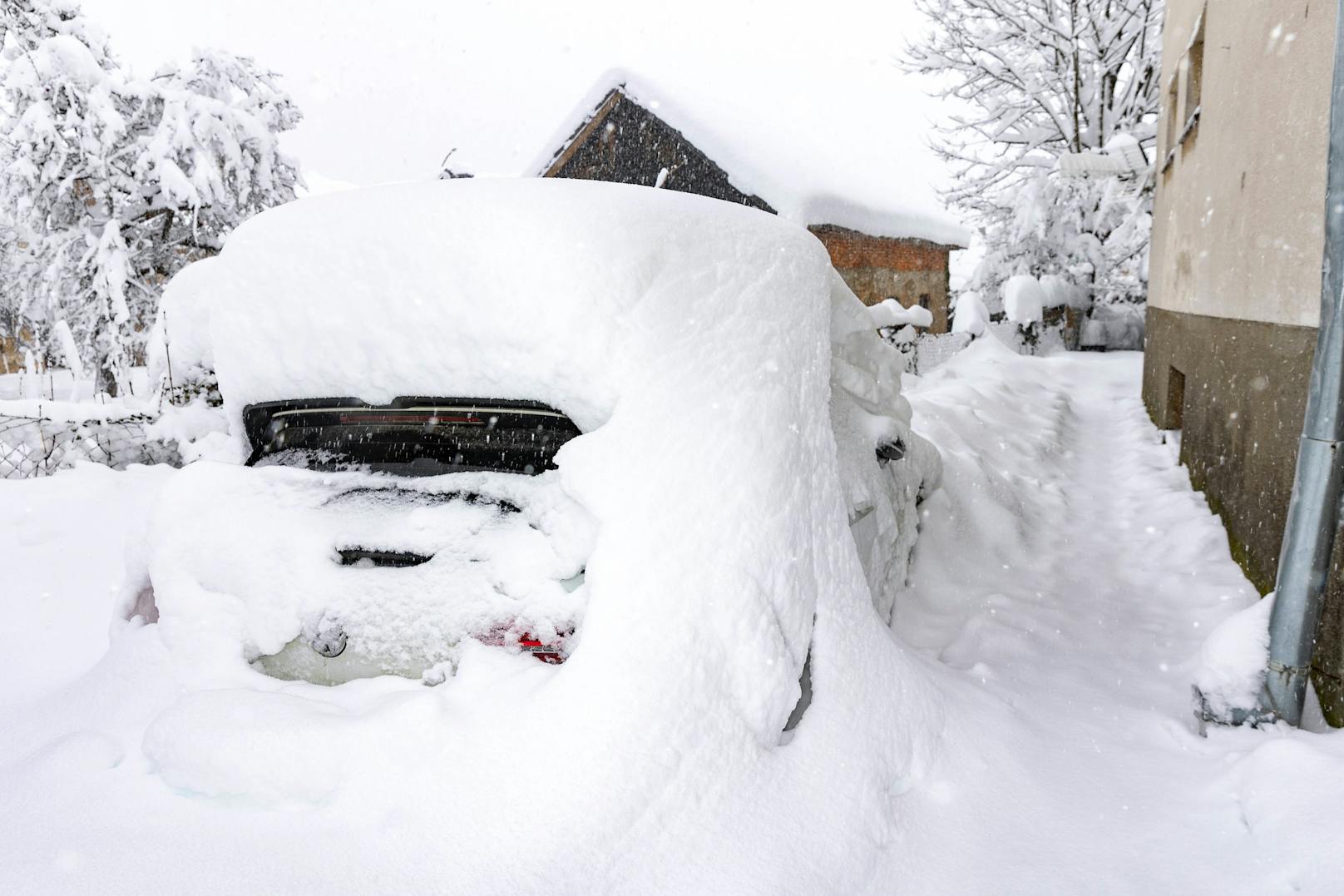 Im weiter südlich gelegenen Gospić, Gespanschaft Lika-Senj, waren die Schneemassen ebenfalls enorm ...