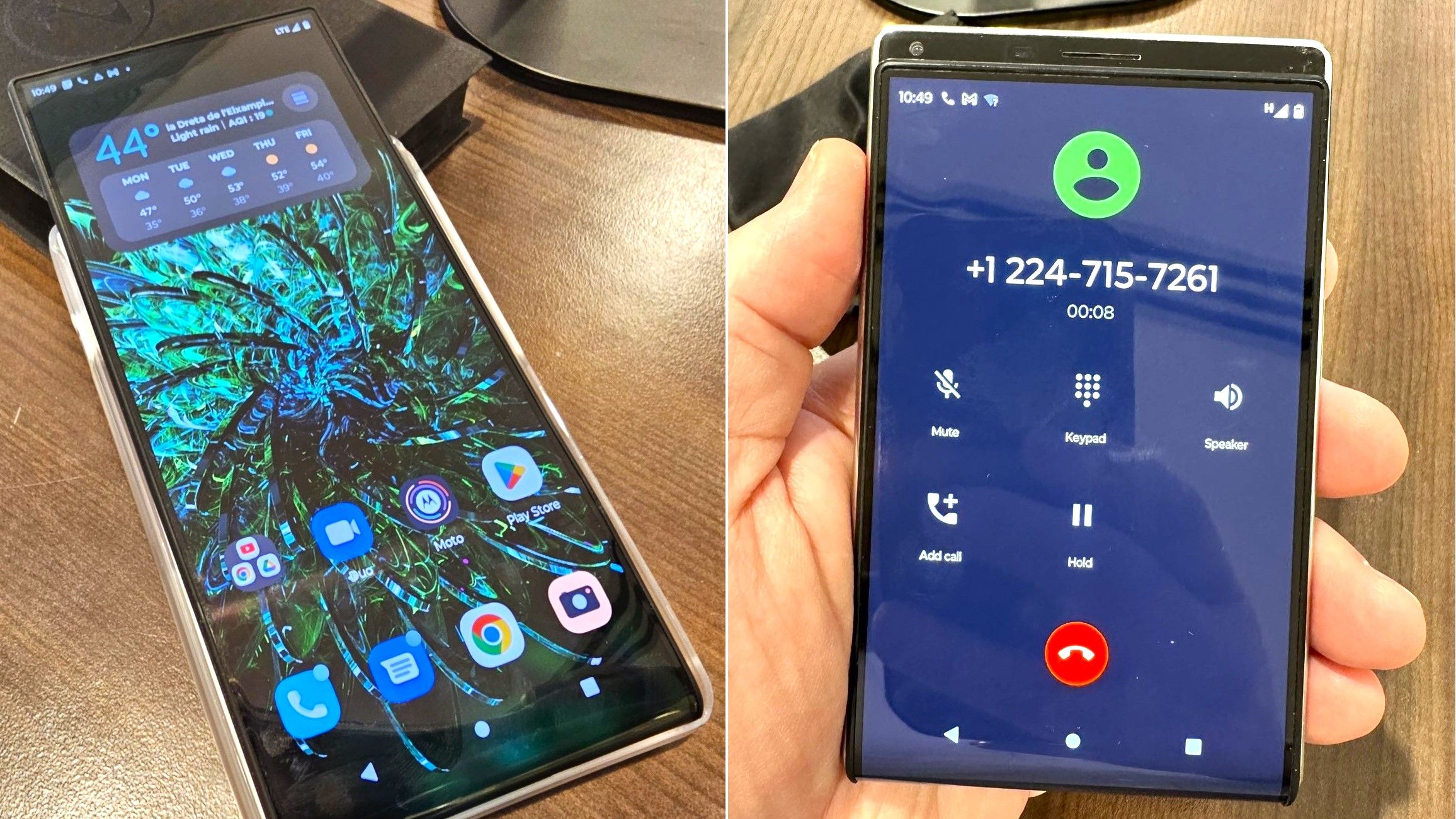 Das Display des Geräts fährt nach oben aus.