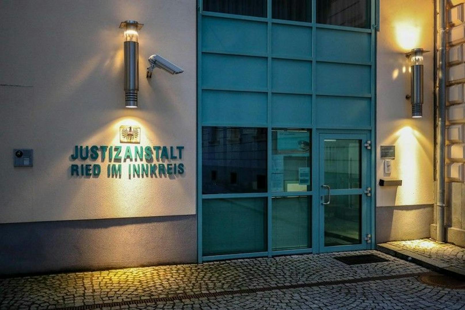 Der 41-jährige Deutsche sitzt seit 24,November 2022 in der Justizanstalt Ried im Innkreis in Haft.