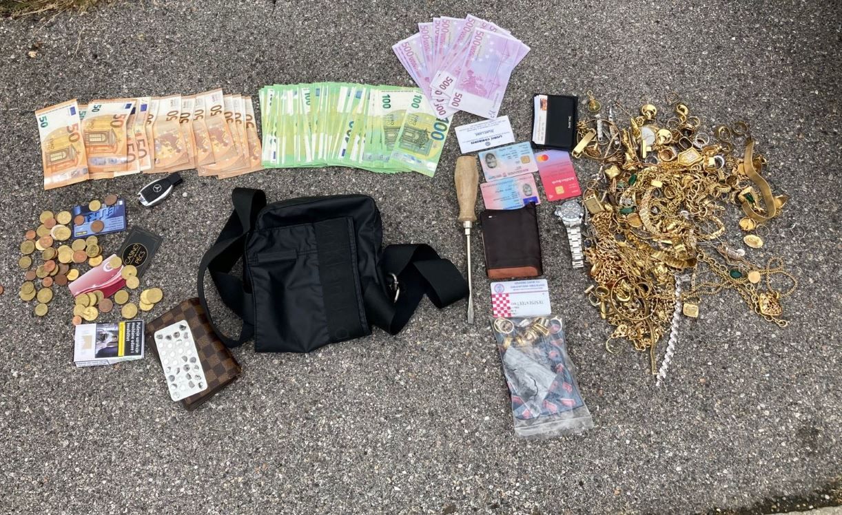 Bargeld, Schmuck und Einbruchswerkzeug wurden bei den Verdächtigen sichergestellt.