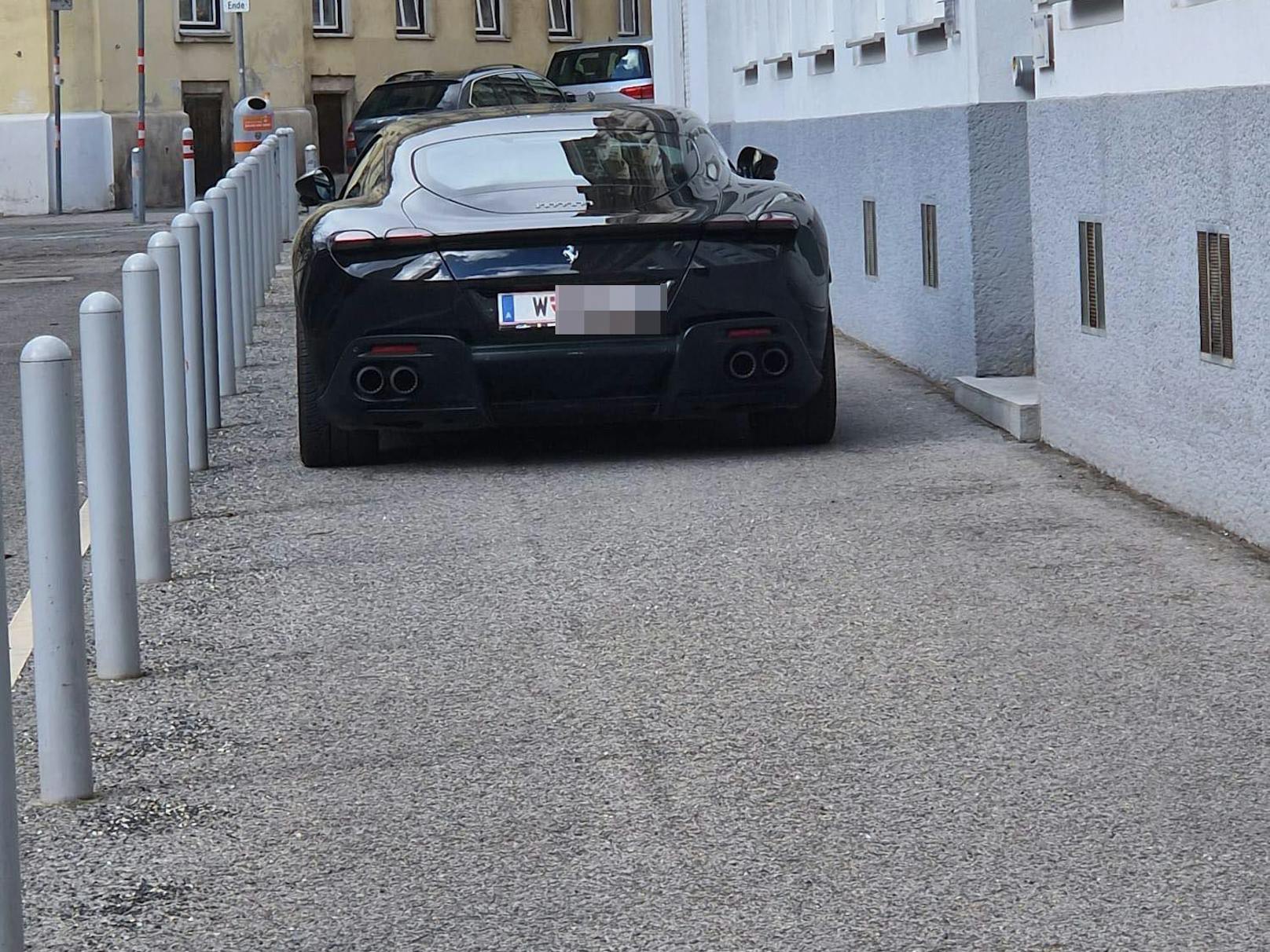 Passanten wunderten sich über dieses Luxus-Auto in Rudolfsheim-Fünfhaus.