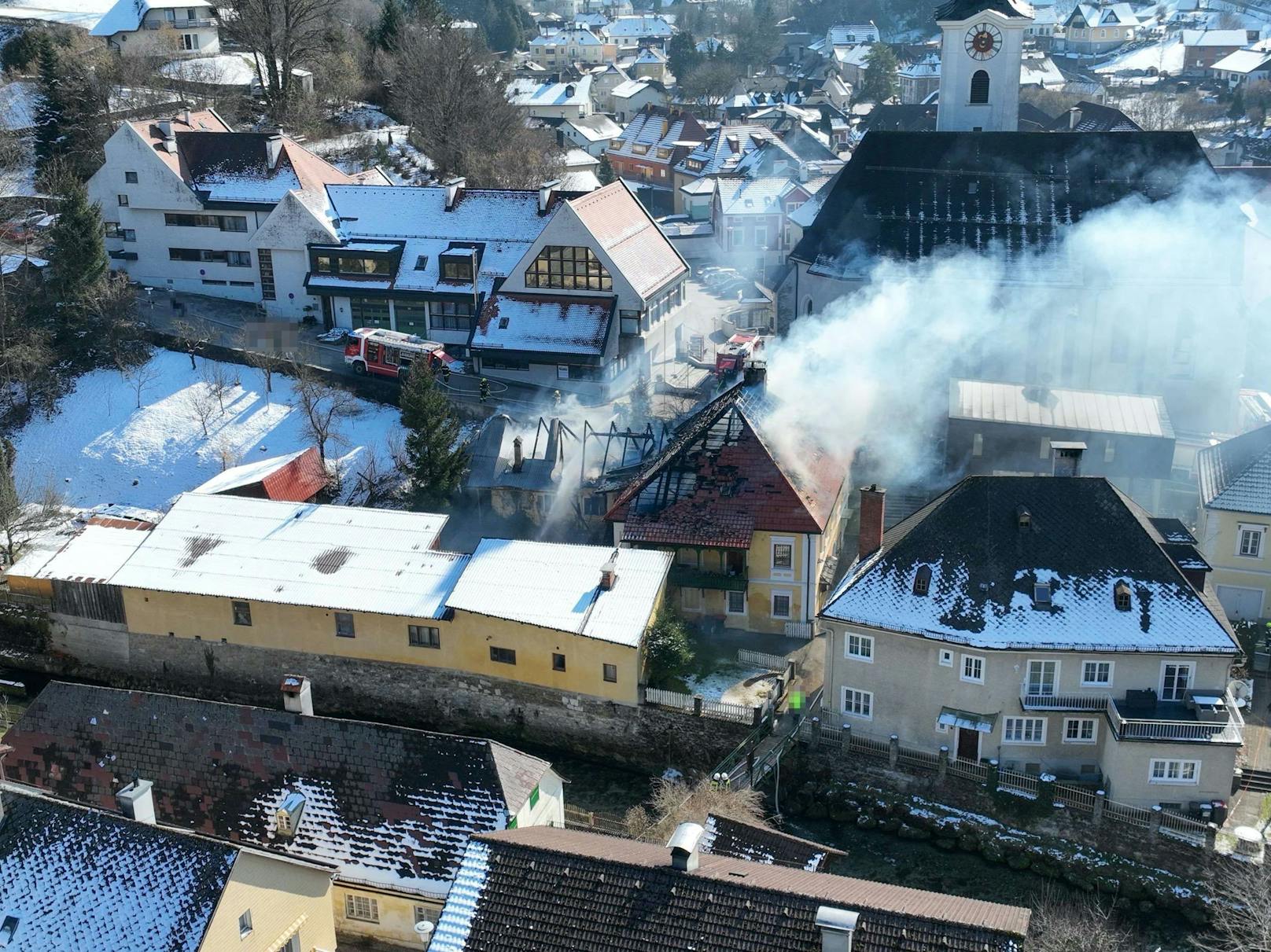 Brand in Ybbsitz: Großeinsatz der Feuerwehr