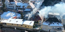 Riesige Rauchsäule! Großbrand im Ortskern von Ybbsitz