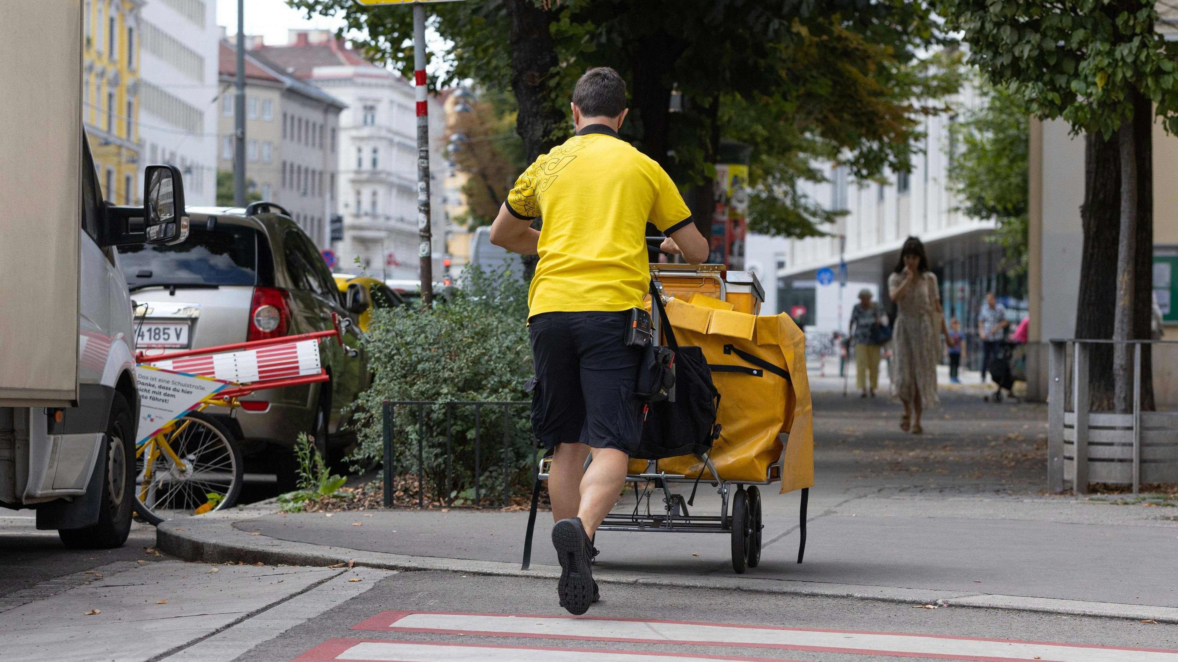 Die Post stellt ab Juni junge Leute ein, die einen Ferialjob suchen.