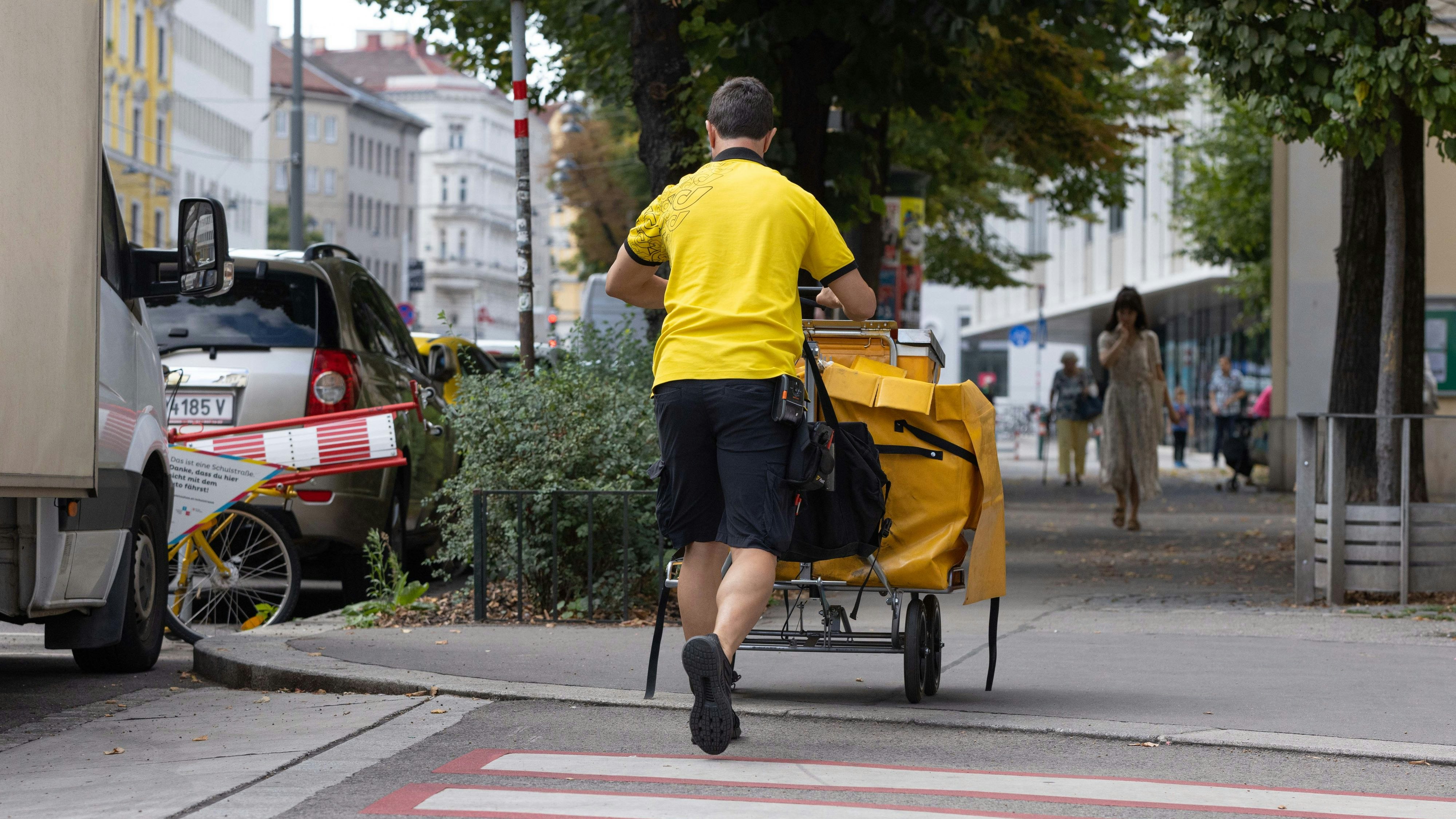 Die Post stellt ab Juni junge Leute ein, die einen Ferialjob suchen.