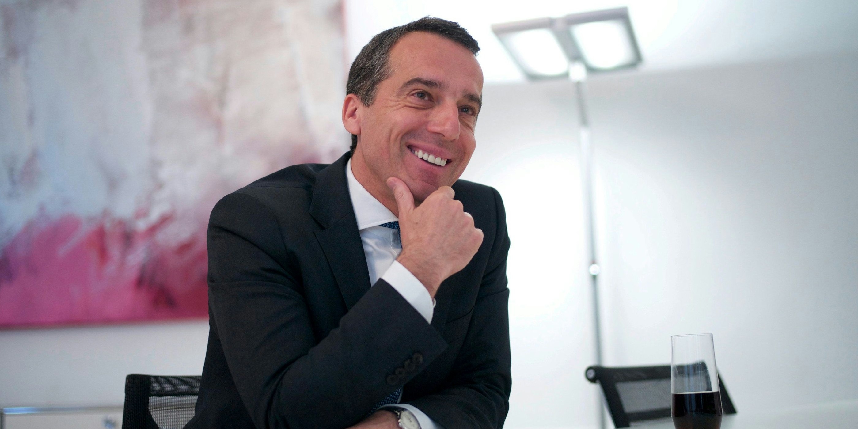 Ex-Kanzler Christian Kern hat offenbar Frühlingsgefühle.