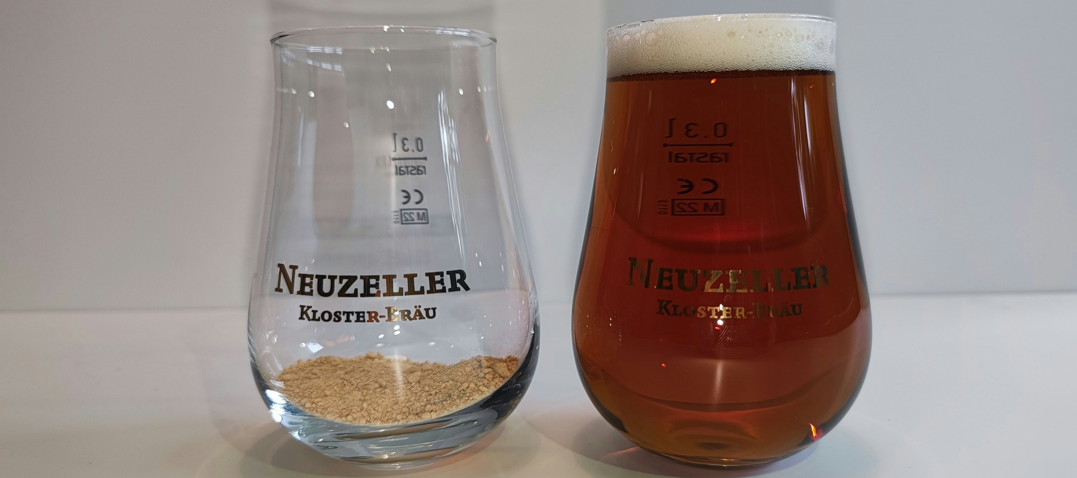 Aus dem Pulver wird mit Wasser Bier