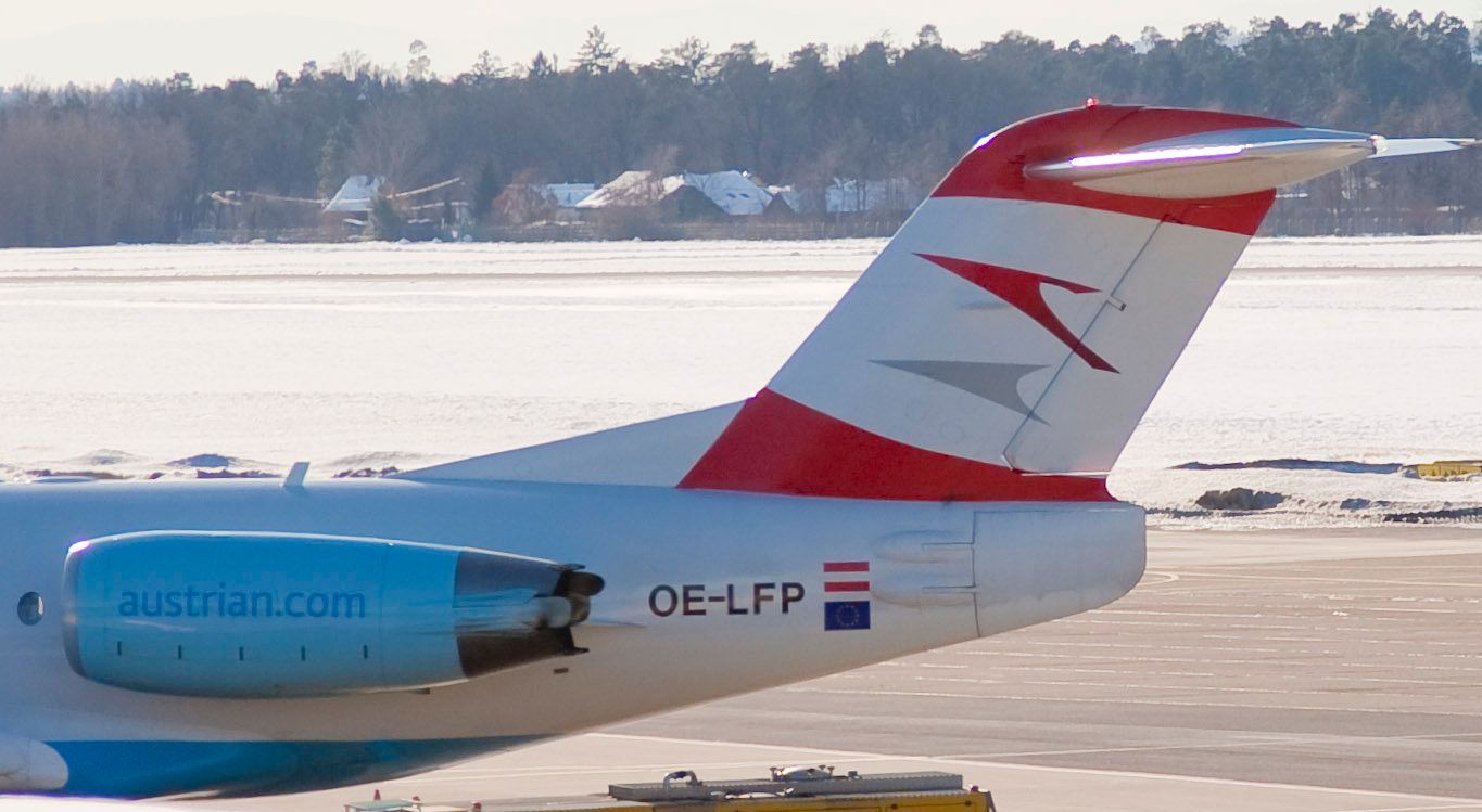 Download von www.picturedesk.com am 01.03.2023 (15:25).  13.12.2010, Graz, AUT, Feature, im Bild Austrian Airlines am Flughafen Graz Thalerhof, EXPA Pictures © 2010, PhotoCredit: EXPA/ Erwin Scheriau - 20200313_PD7781 - Rechteinfo: Rights Managed (RM)