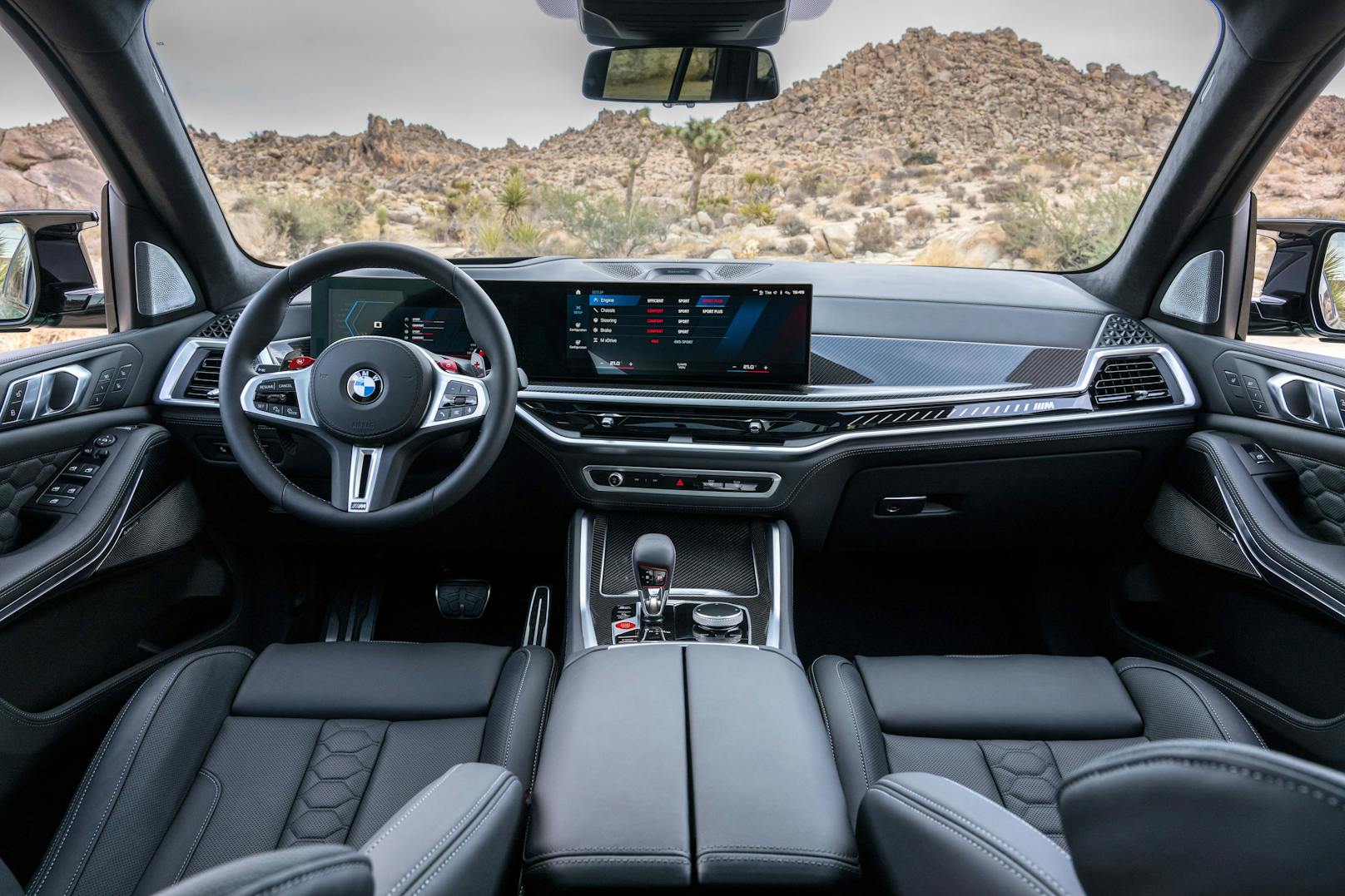 Das neue BMW Curved Display prägt das Cockpit in den neuen M-Modellen.