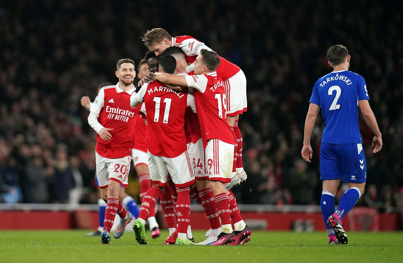 Arsenal London feierte einen kaum gefährdeten Erfolg gegen Everton. 