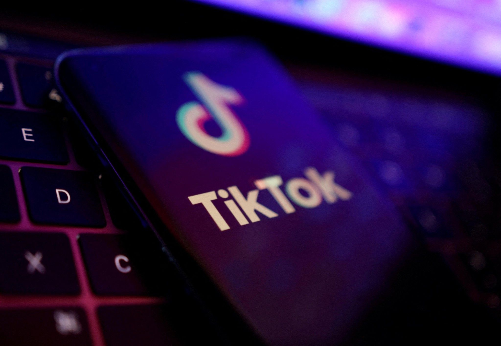 TikTok führt ein Zeitlimit für Minderjährige ein.