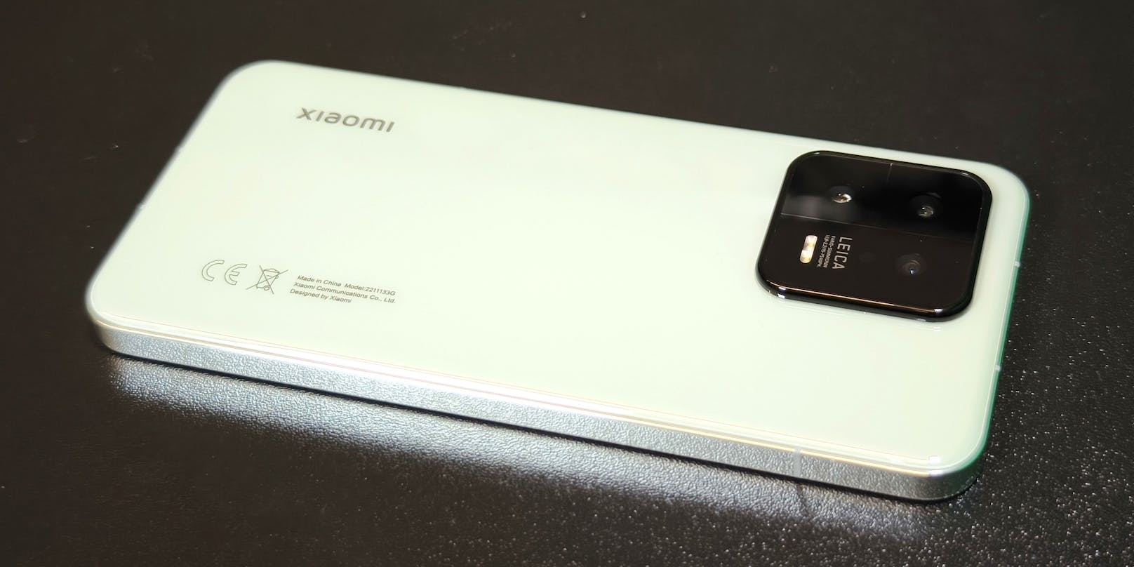 Außen ein bisschen iPhone, innen ein bisschen Android-Flaggschiff: das Xiaomi 13.