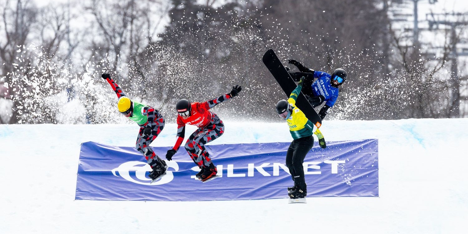 Action im Snowboard Cross