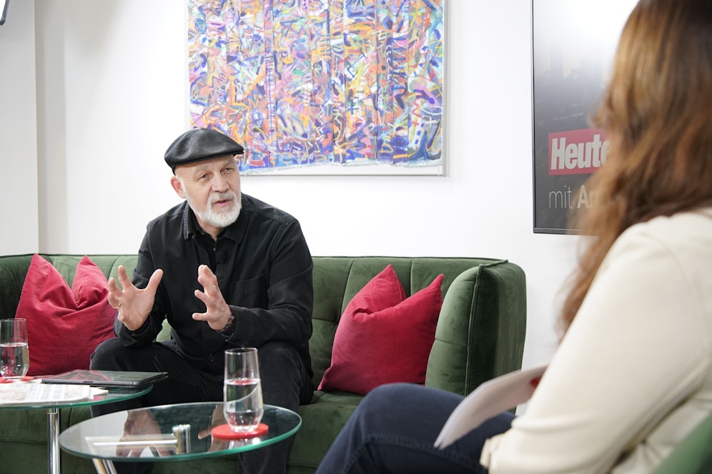 Erich Fenninger, Direktor der Volkshilfe, kritisiert die Regierung scharf: 