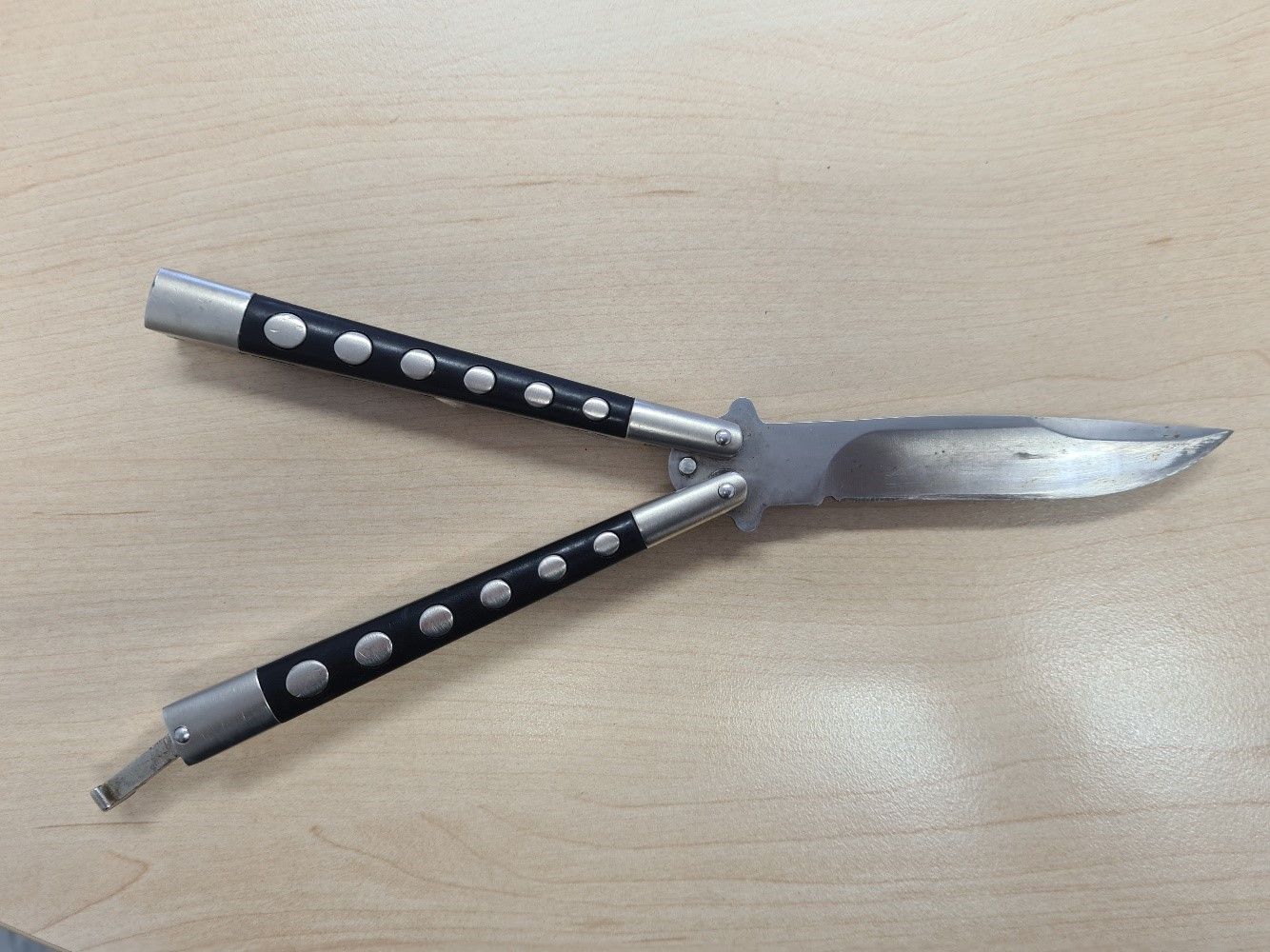 Das Messer wurde von der Polizei sichergestellt.