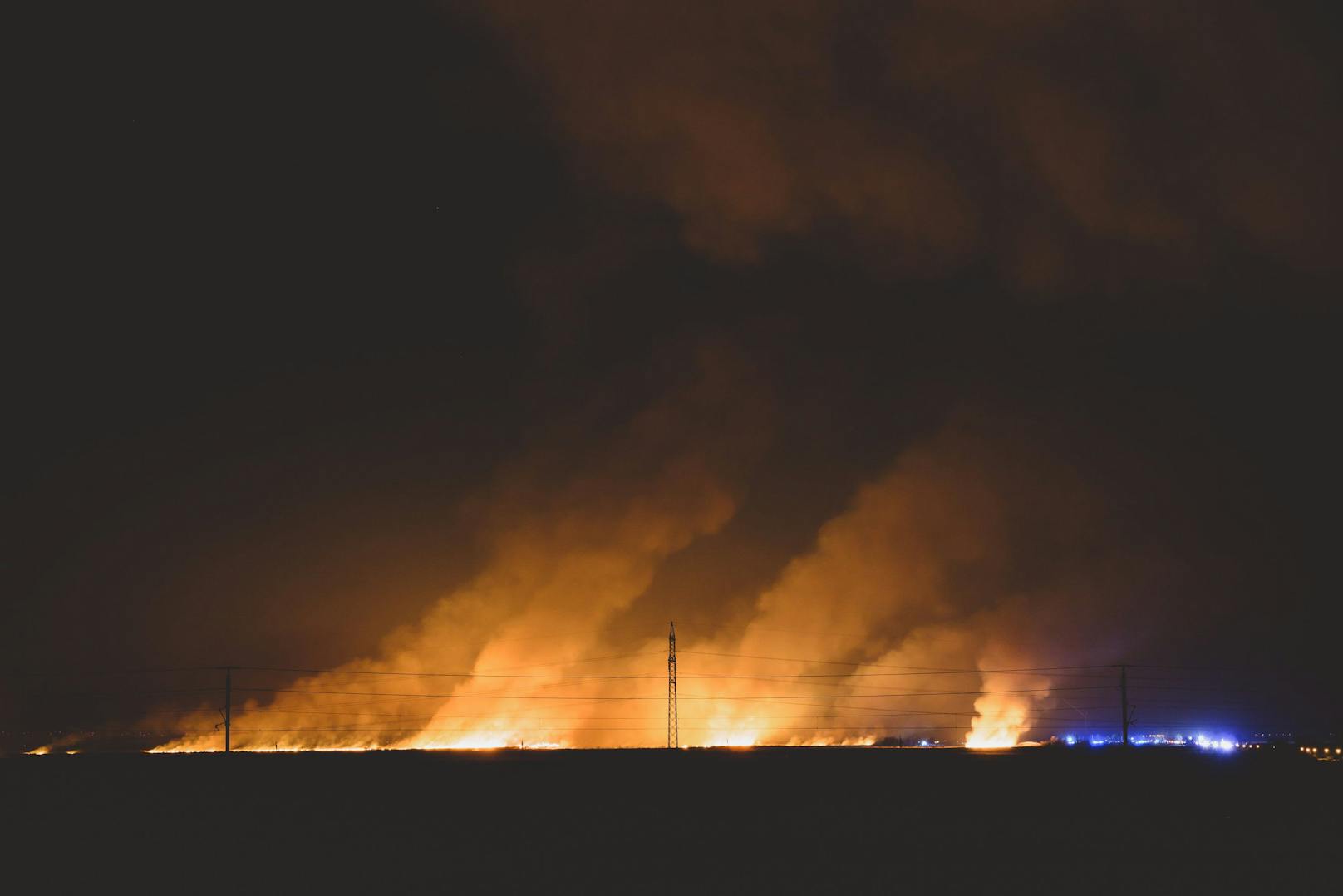 Feuer-Inferno am Neusiedlersee – Bundesheer im Einsatz