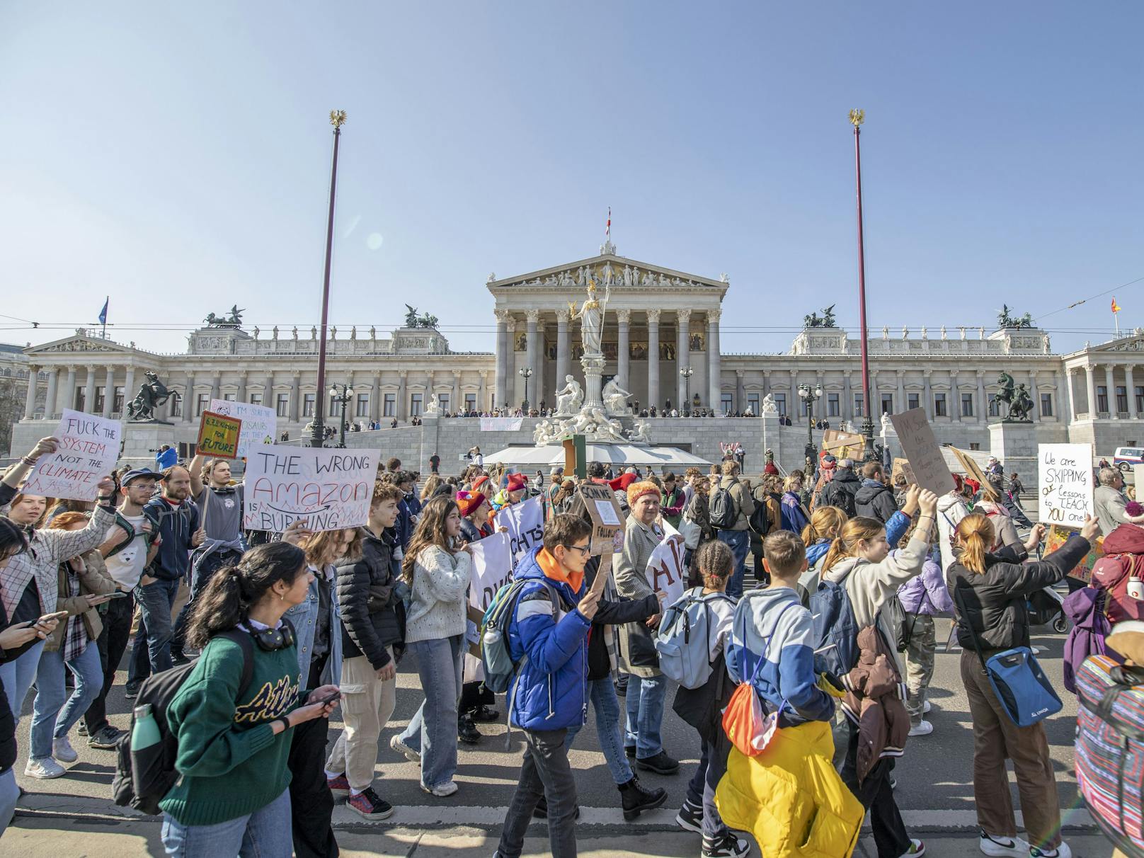 Nach Angaben der Veranstalter beteiligten sich österreichweit mehr als 30.000 Menschen.