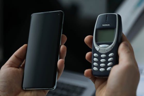 Alte Handys, die noch das 3G-Netz nutzen, könnten bald unbrauchbar werden. Symbolbild