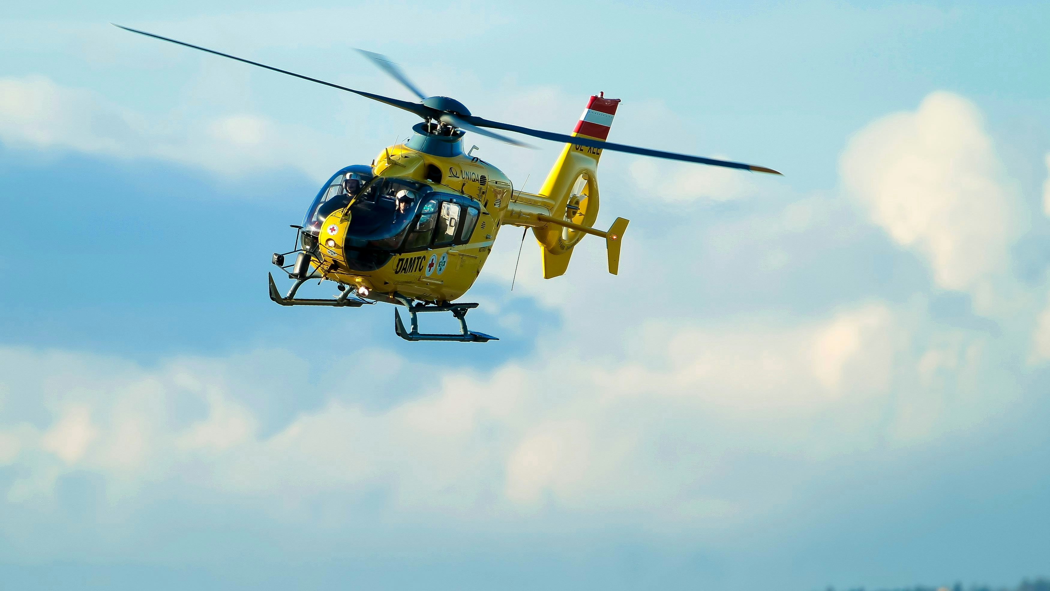 Heute.at - 18-Jähriger erleidet Stromschlag durch Zug-Oberleitung