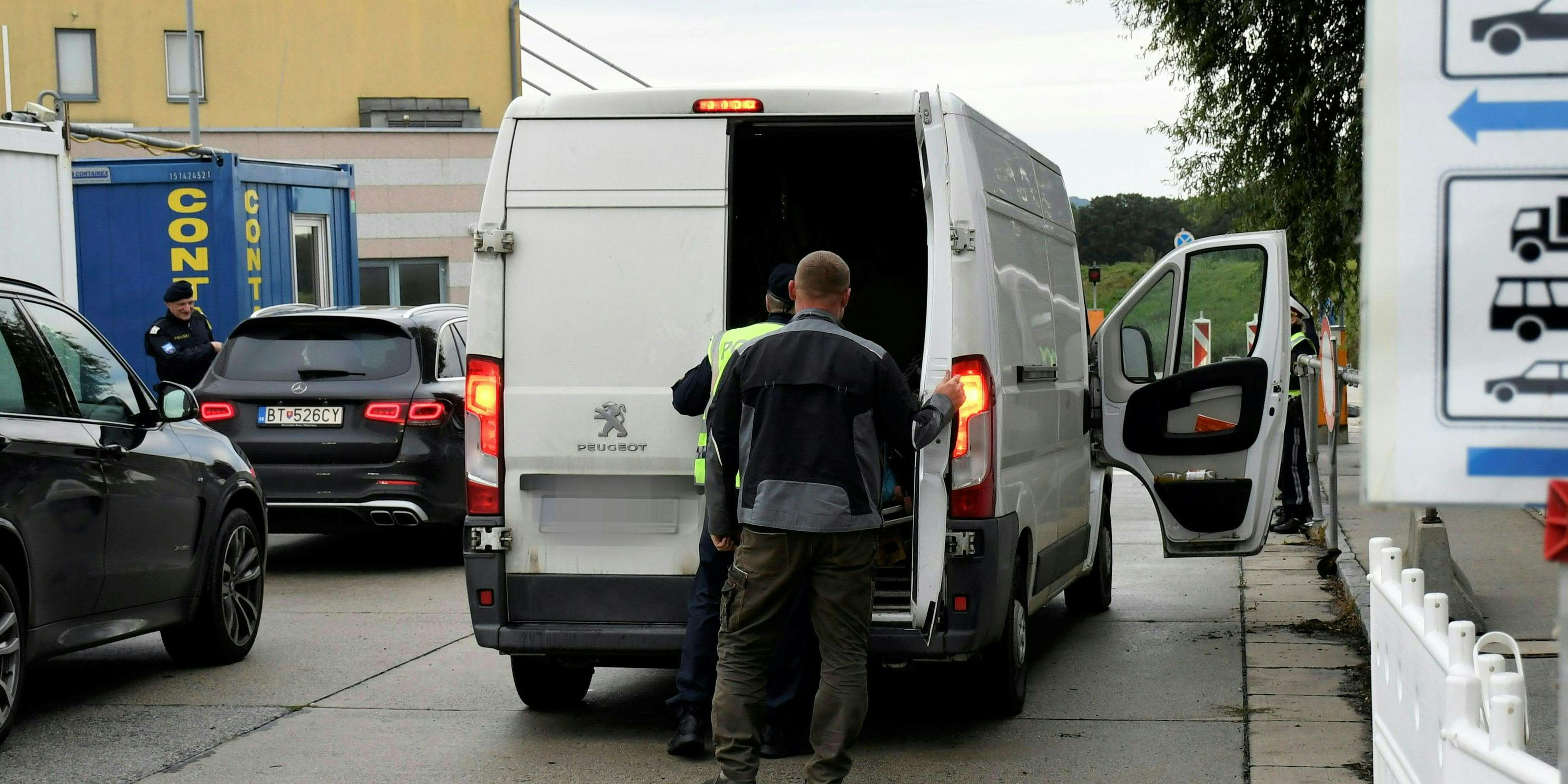 Die Polizei konnte den Schlepper schlussendlich doch noch anhalten. (Symbolbild)
