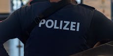 Nachbarn entwaffnen tobenden Messer-Mann in Wien