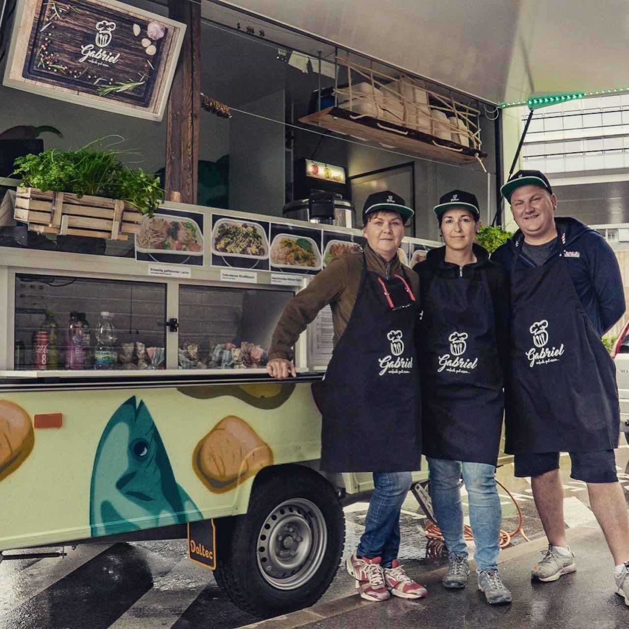 Heute.at - 200€ Kopfgeld für Gastro boomt! 20 Bewerber am Start