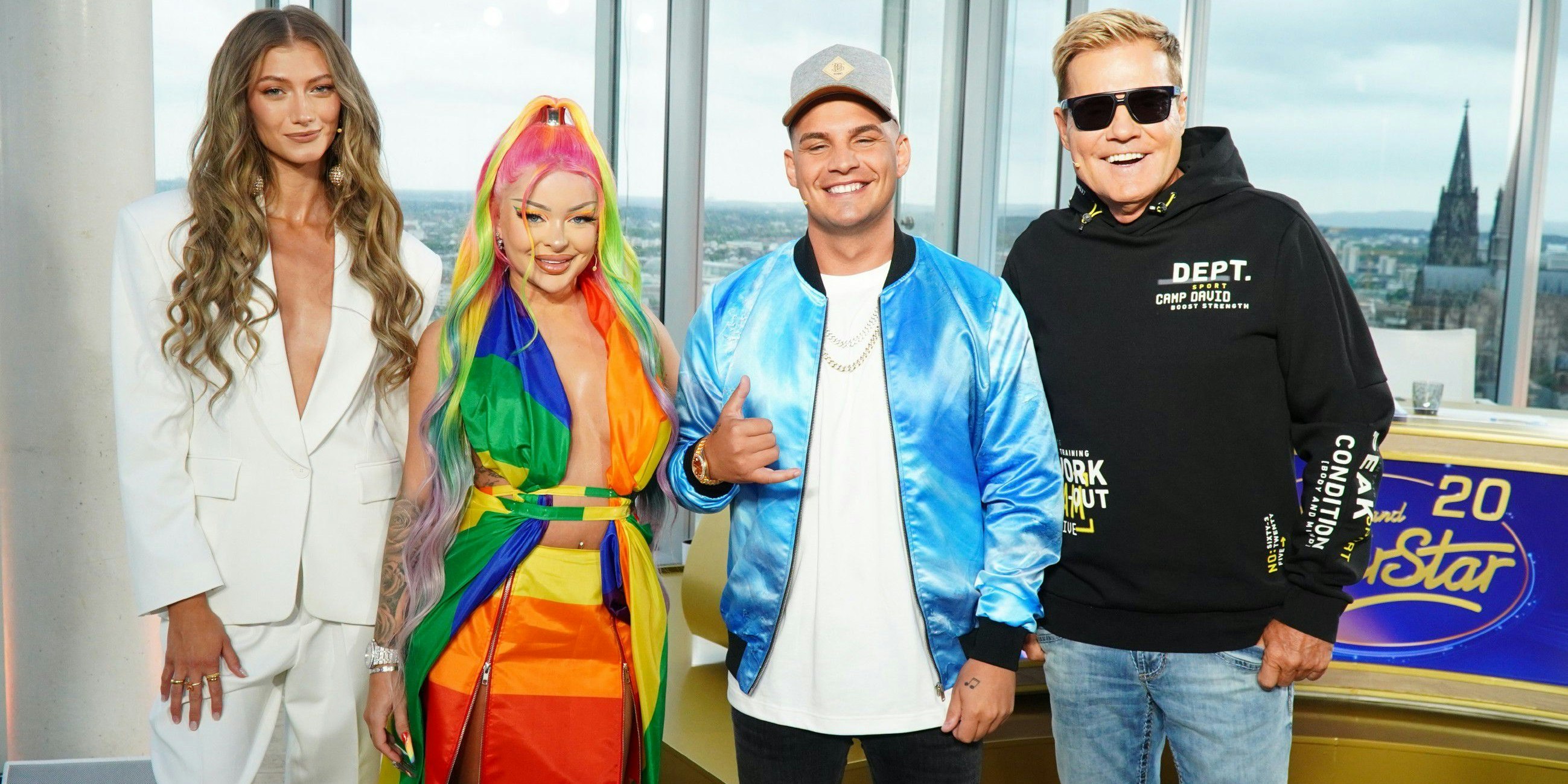 Leony, Katja Krasavice, Pietro Lombardi und Dieter Bohlen sitzen 2023 in der "DSDS"-Jury. 