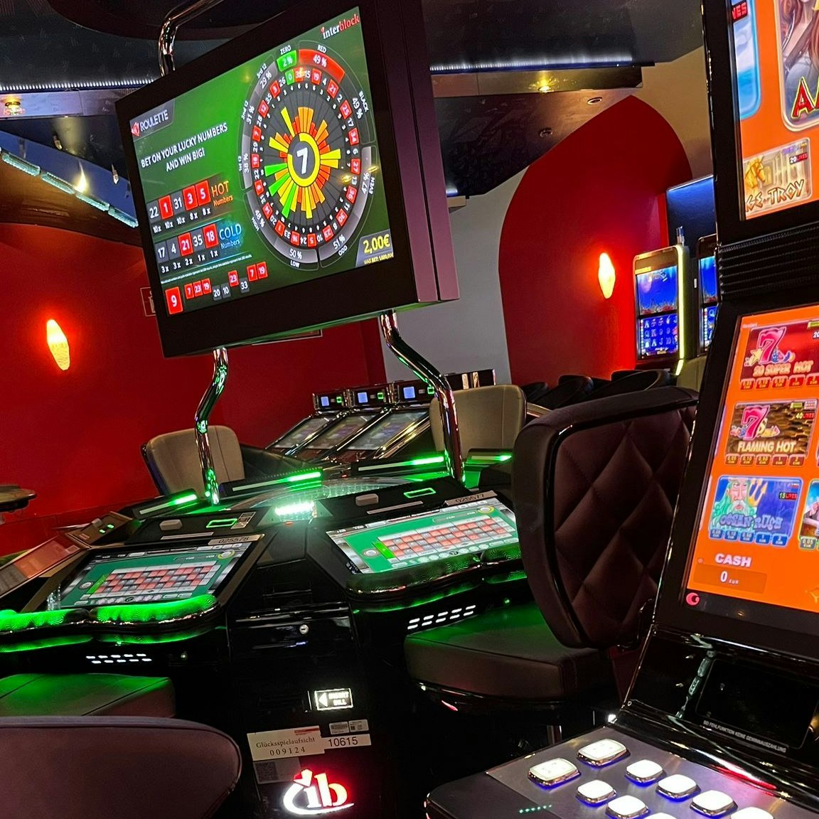 Einer der automatischen Roulette-Tische mit Glaskuppel im Erdgeschoß des Casinos in der Wiener Kärntner Straße.