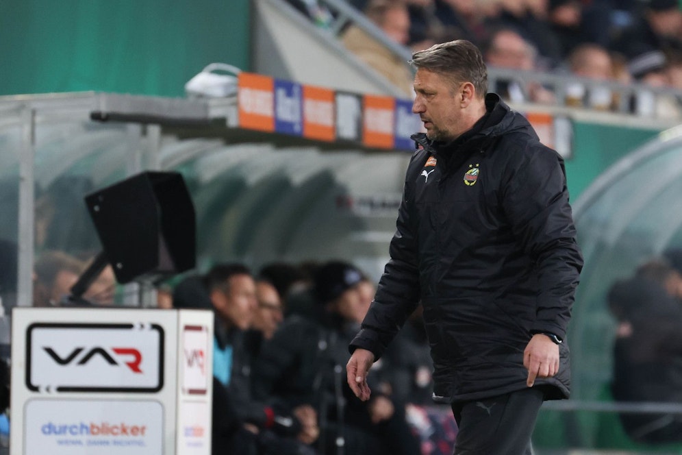 Zoran Barisic mit dem kritischen Blick auf den VAR.