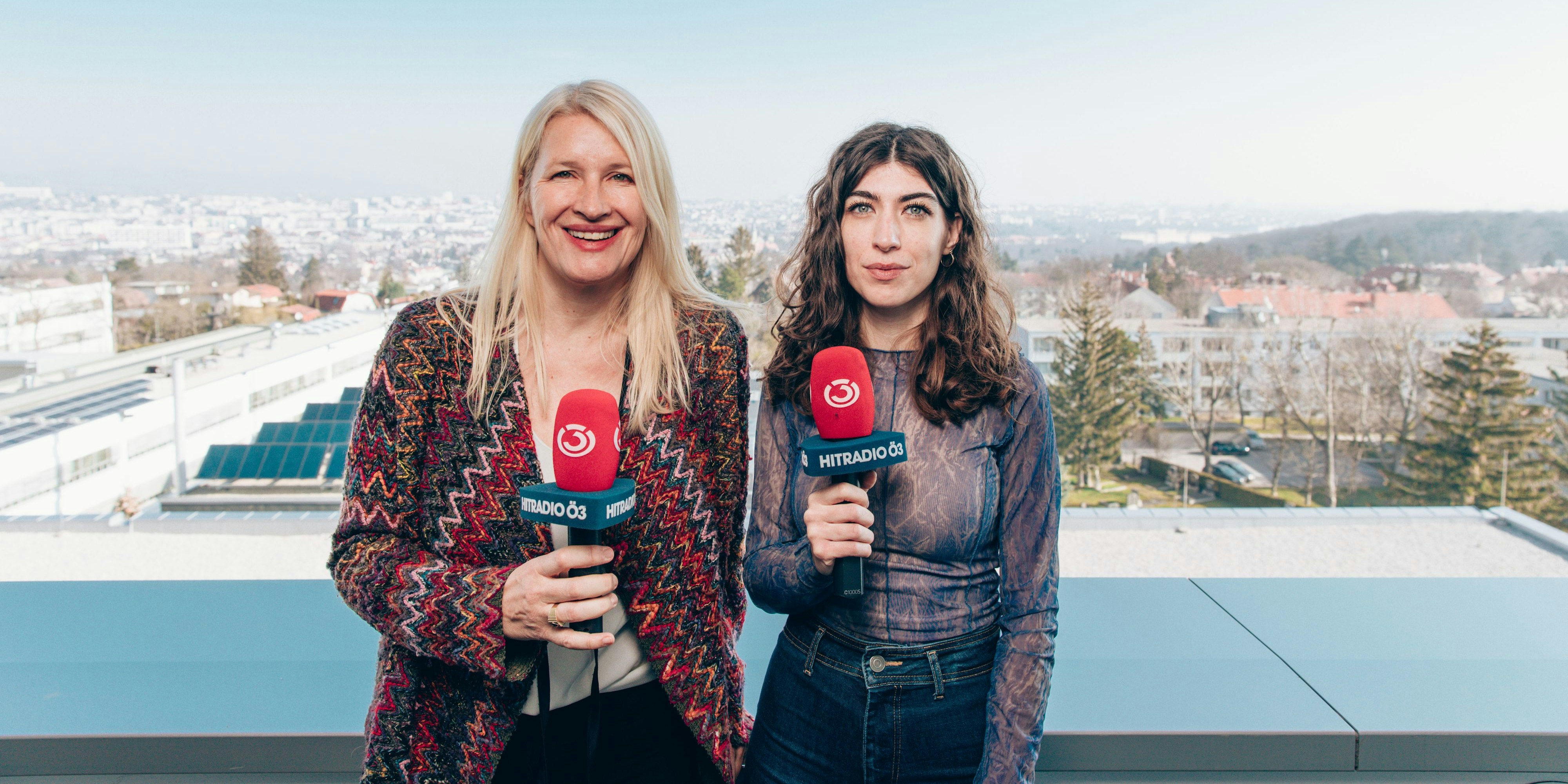 Claudia Stöckl interviewt jeden Sonntag einen Gast zu aktuellen Themen. 