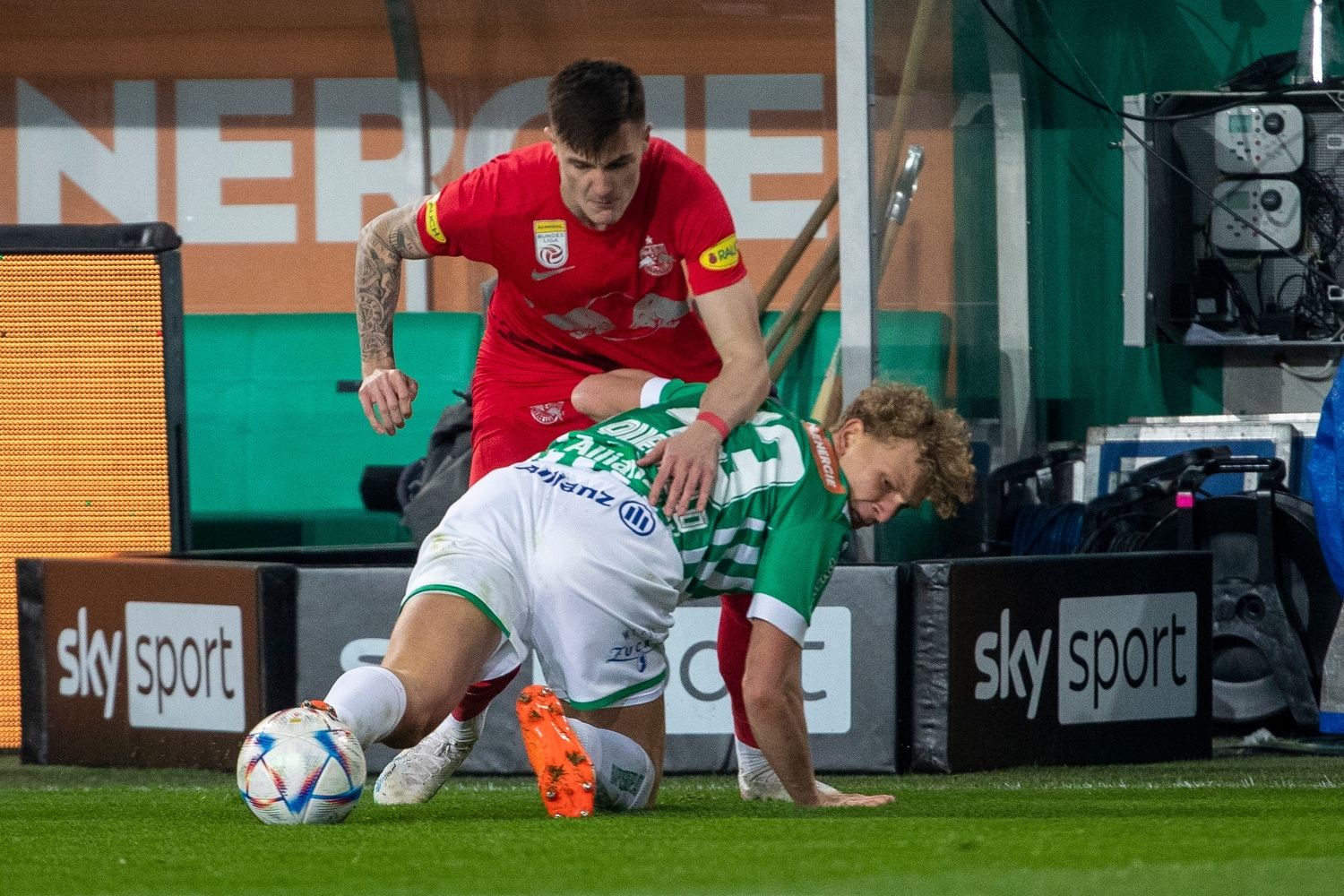 Benjamin Sesko ringt Rapid im Alleingang nieder.