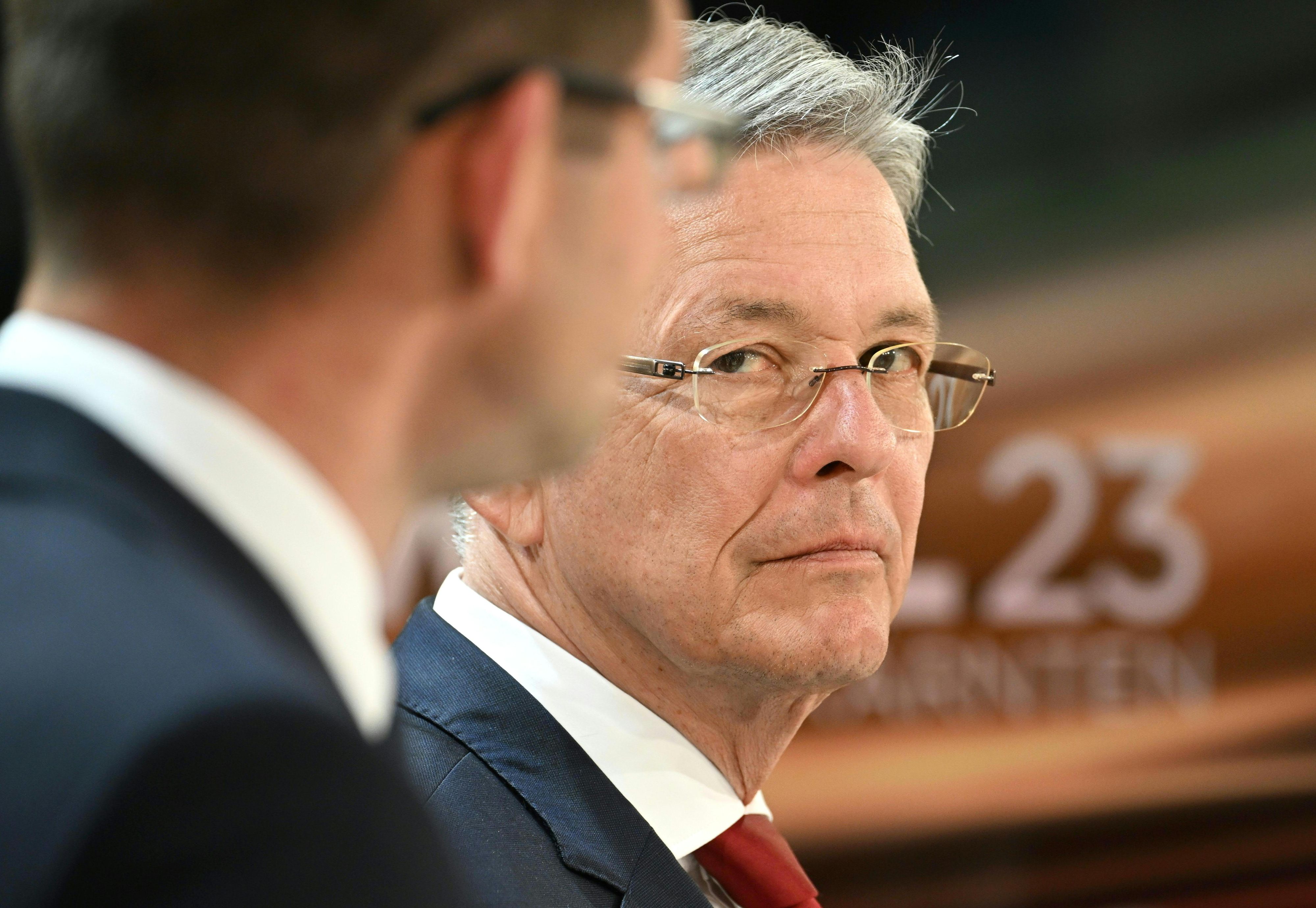 ÖVP-Kärnten Spitzenkandidat Martin Gruber (im Vordergrund) und Landeshauptmann Peter Kaiser (SPÖ).&nbsp;