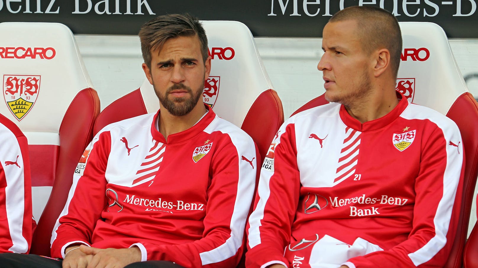 Martin Harnik im Jahr 2015 mit Adam Hlousek (r.) auf der Stuttgart-Bank