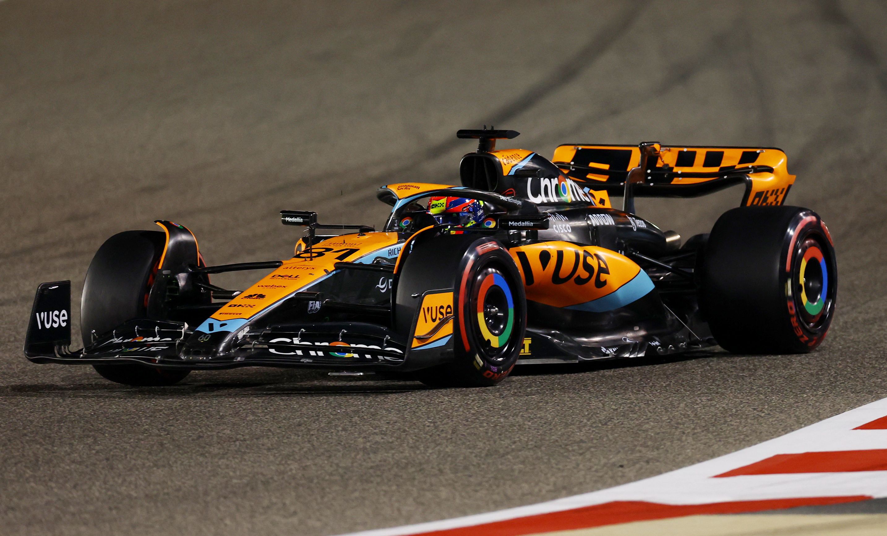 Alonso feiert F1-Sensation mit Servus-Lady Schlager