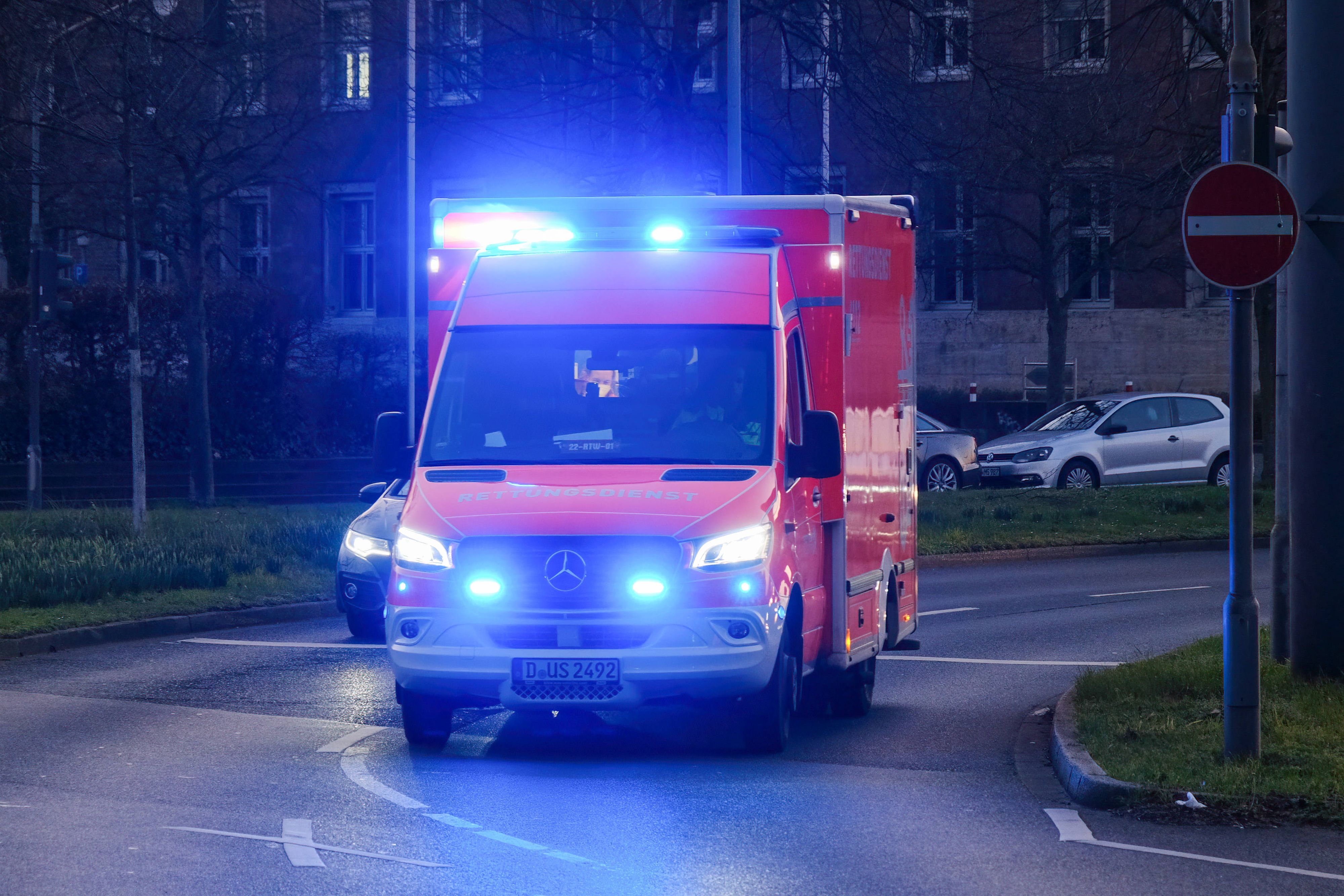 Ein 5-jähriges Mädchen wählte in Deutschland den Notruf. (Symbolbild)