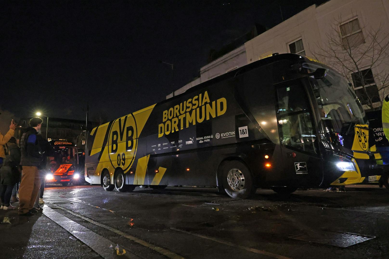 Der Chelsea-Bus konnte nicht bis zum Stadion an der Stamford Bridge vorfahren. 