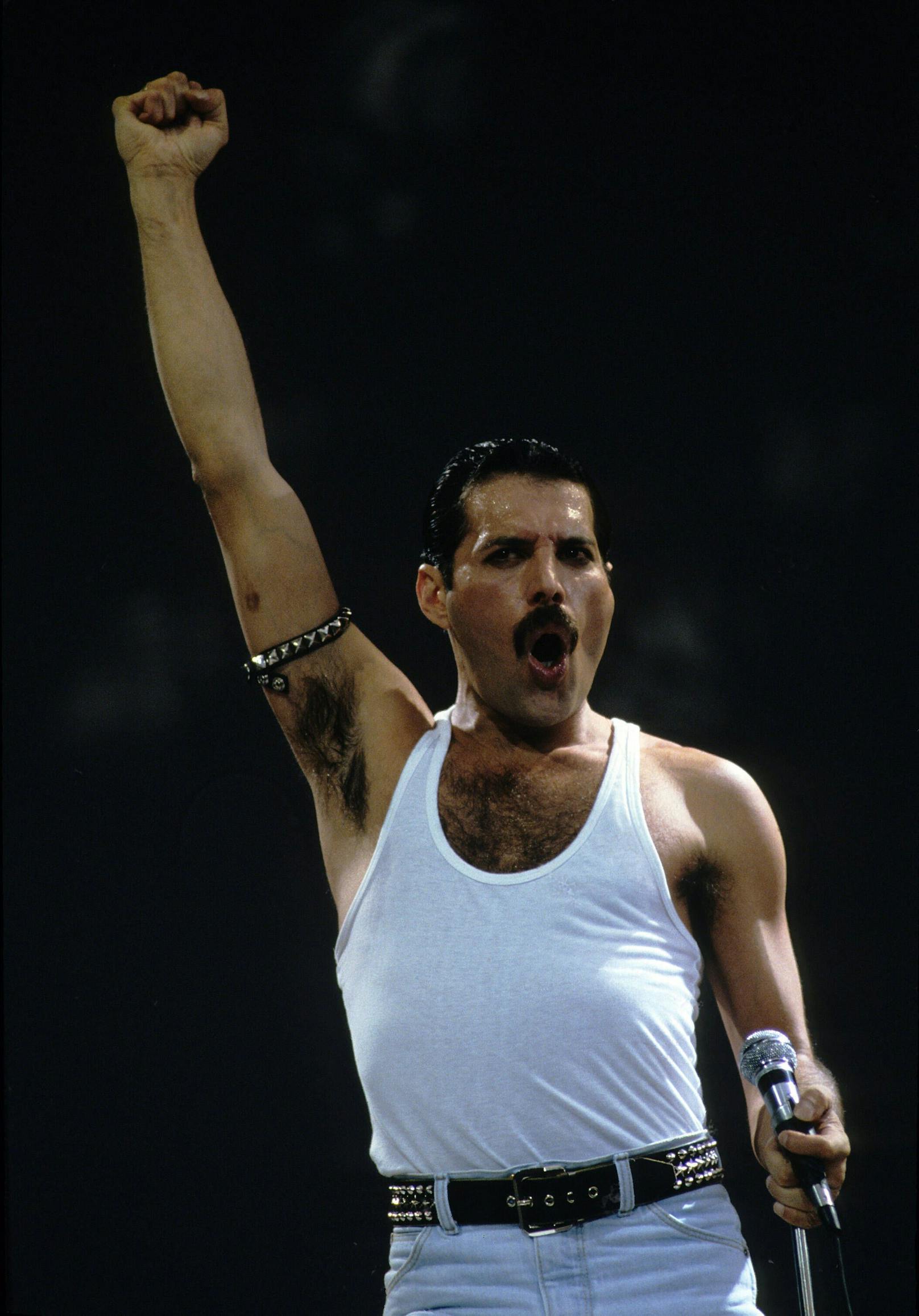 Freddie Mercurys Auftritt mit "Queen" zählt bis heute zu ihren bekanntesten Performances ihrer Bandgeschichte.