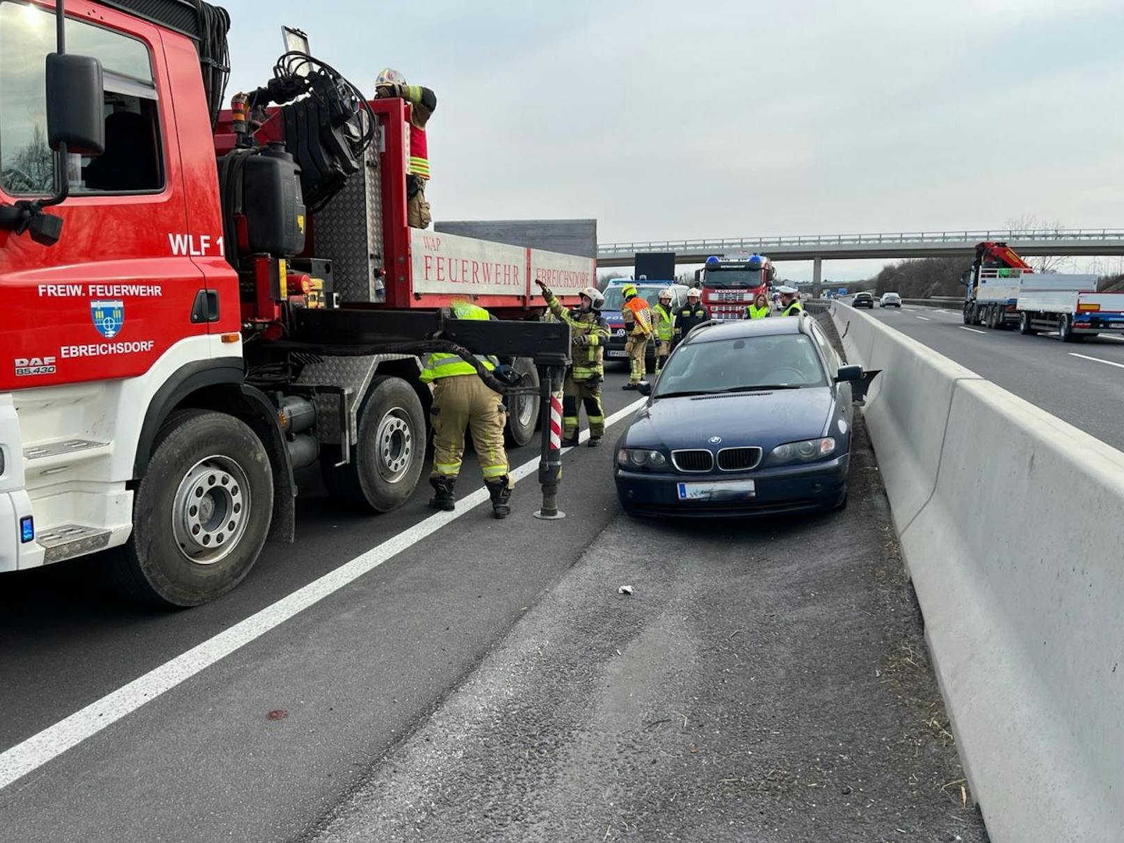 Unfall mit mehreren Fahrzeugen in NÖ