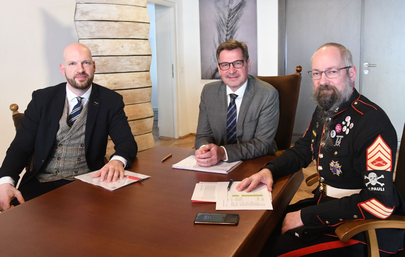 Uniform getragen: Politiker soll 70 Euro zahlen