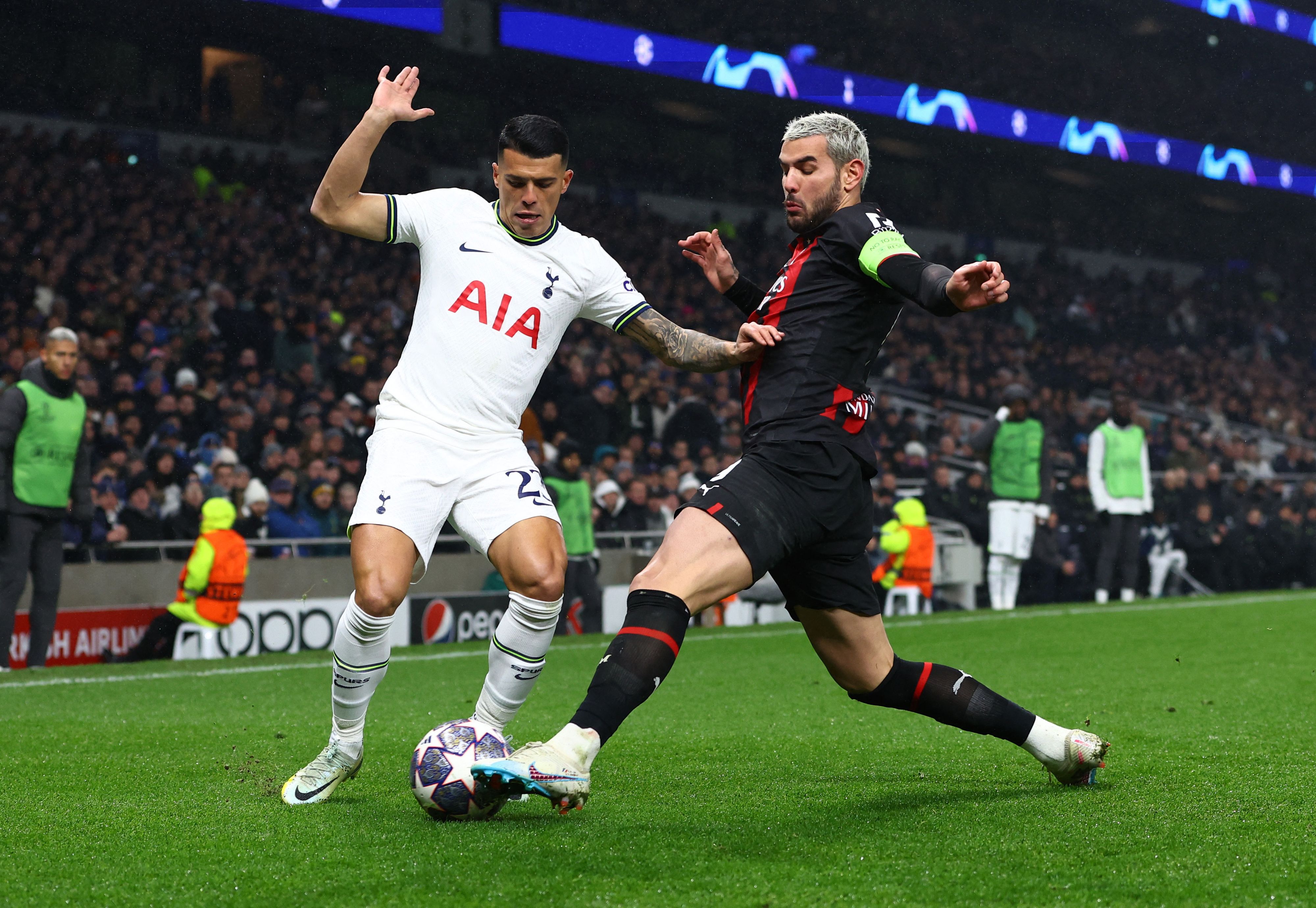 Der AC Milan schalteten Tottenham Hotspur aus. 