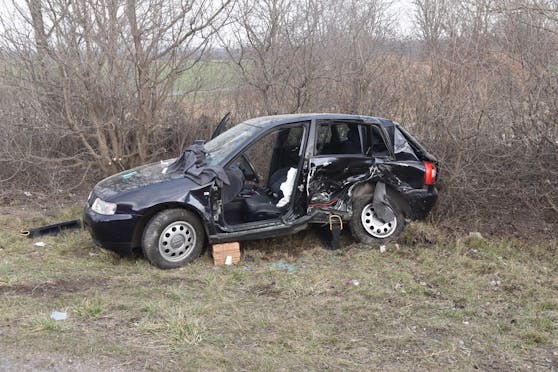 Zwei Verletzte bei Unfall bei Pottendorf: Die Lenkerin des Audi wurde schwer verletzt